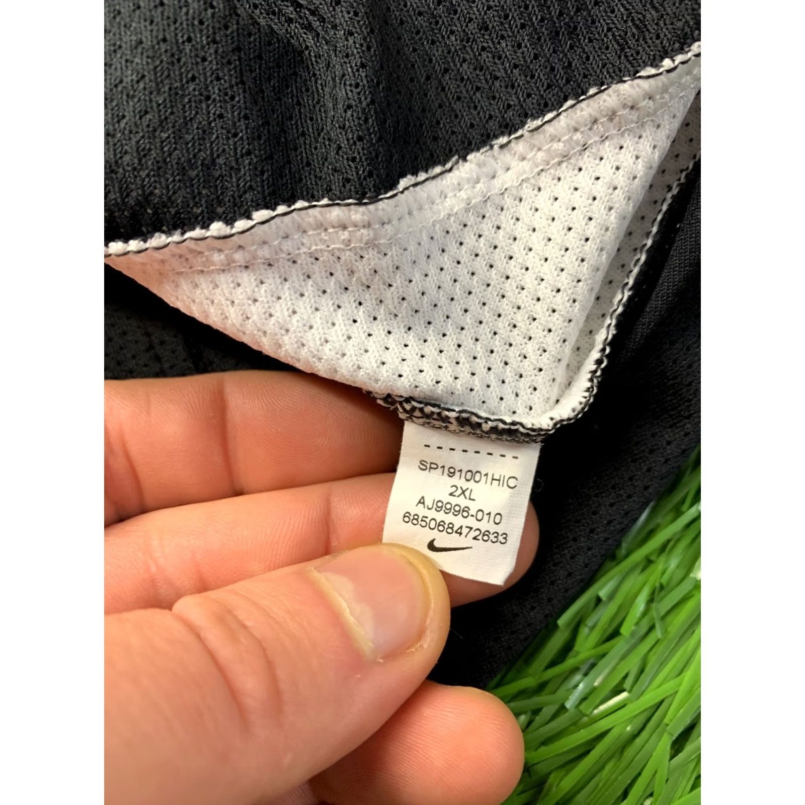 Nike Nike Academy Dri-FIT Football Shirt XXL Men Black and White Soccer Jersey T-Shirt 2019 Model Size US XXL / EU 58 / 5 - 6 Thumbnail