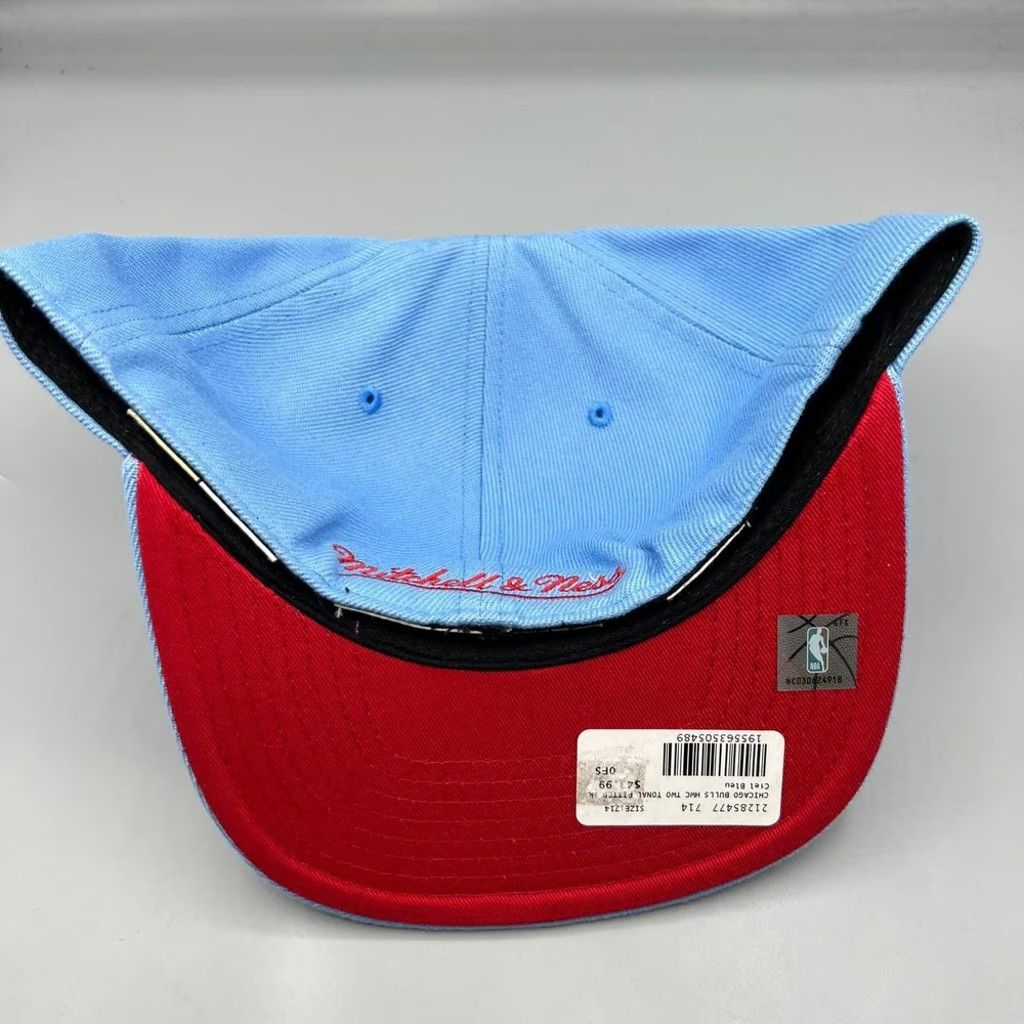 Mitchell & Ness Chicago Bulls Hat Men 7 5/8 Mitchell & Ness NBA Fitted Cap Size ONE SIZE - 7 Thumbnail