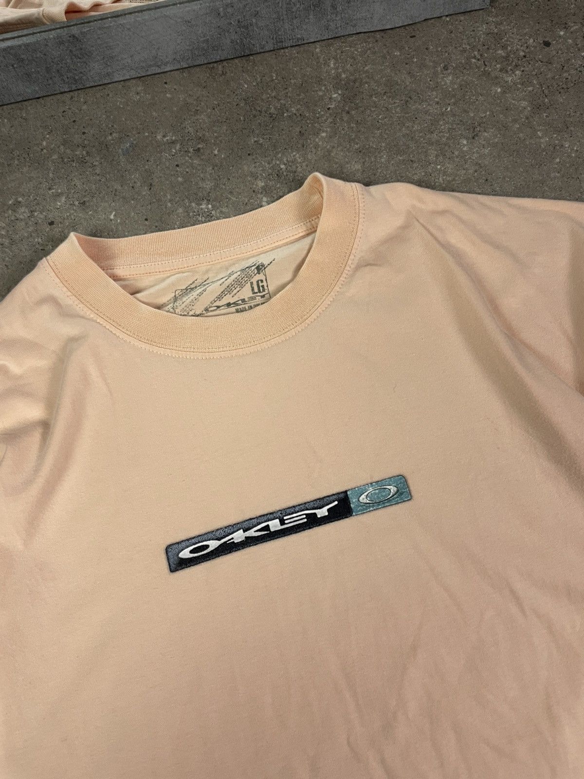Oakley × Vintage Vintage Y2K Oakley Swag T Shirt Size US L / EU 52-54 / 3 - 1 Thumbnail