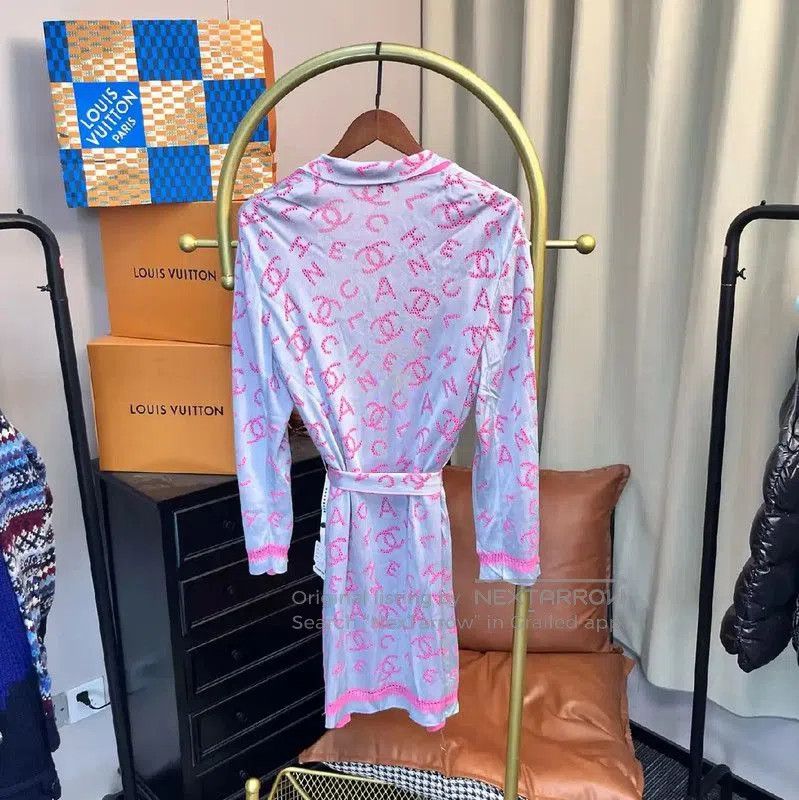 Chanel Chanel Pink Women's Cardigan with Logo Design . Size M / US 6-8 / IT 42-44 - 2 Thumbnail