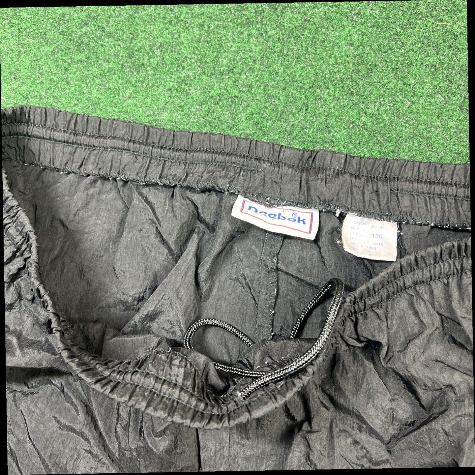 Reebok Vintage Reebok Track Pants - Jogger Windbreaker - Retro -Black Mens Size Large Size US 33 - 5 Thumbnail