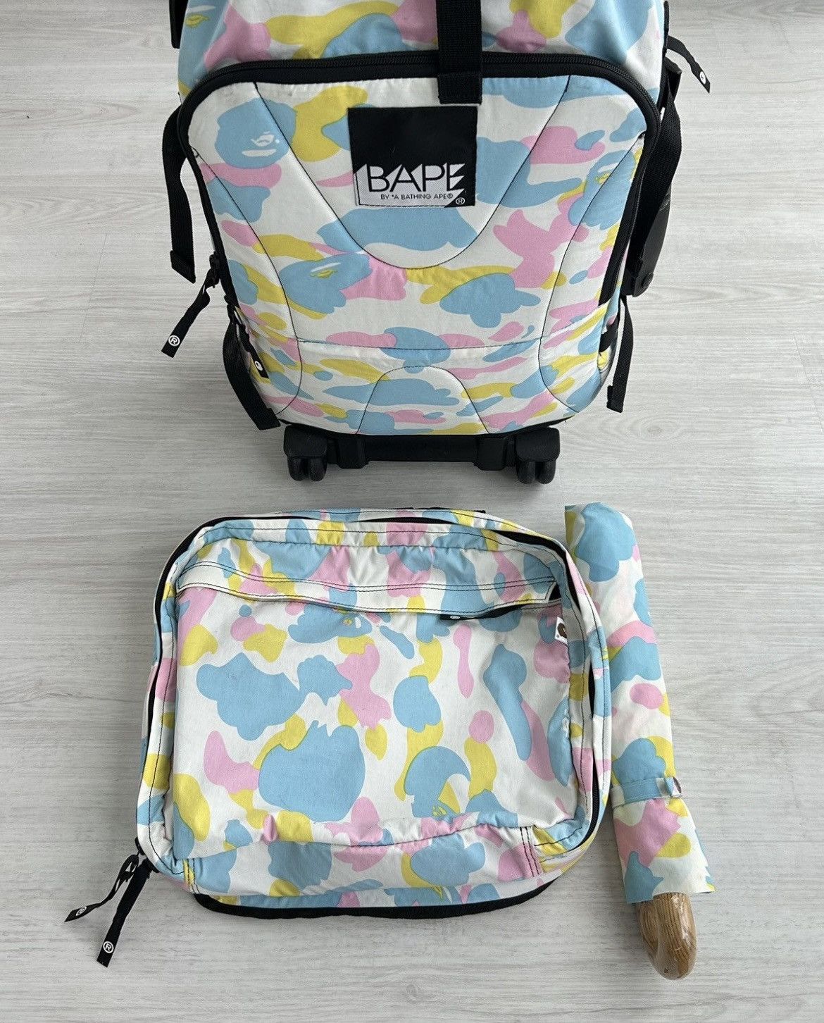 Bape VERY RARE OG 2006 A BATHING APE COTTON CANDY LUGGAGE Size ONE SIZE - 6 Thumbnail