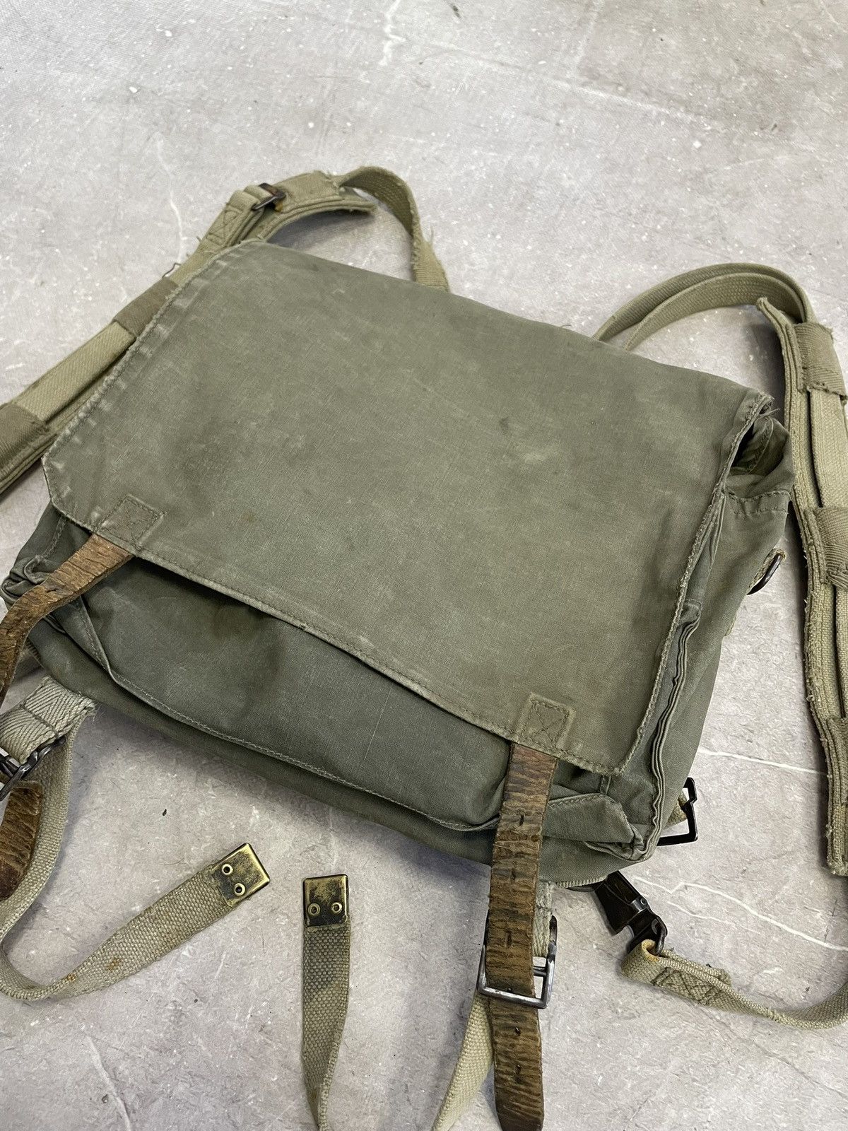 Japanese Brand Vintage military green canvas bag utilitarian army style Size ONE SIZE - 2 Thumbnail