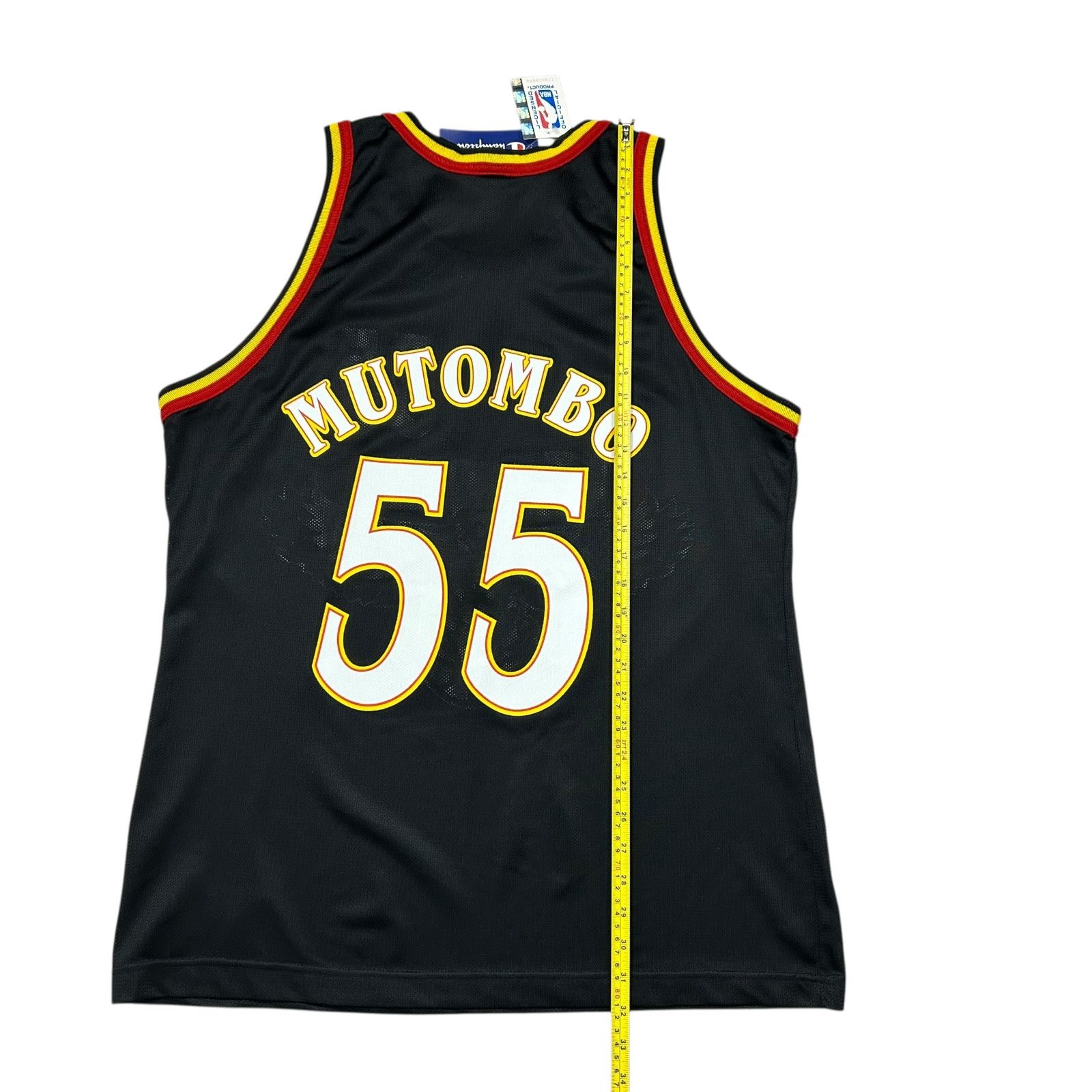 NBA VTG 90s NBA ATLANTA HAWKS DIKEMBE MUTOMBO CHAMPION JERSEY Size US XL / EU 56 / 4 - 8 Thumbnail