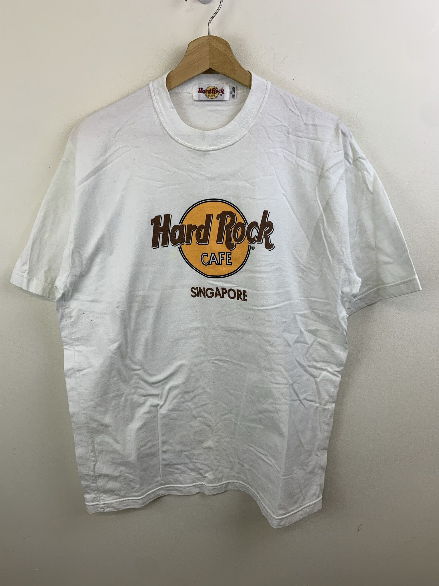 Hard Rock Cafe Vintage Hard Rock Cafe Singapore Tee Shirt Size XL Size US XL / EU 56 / 4 - 1 Thumbnail