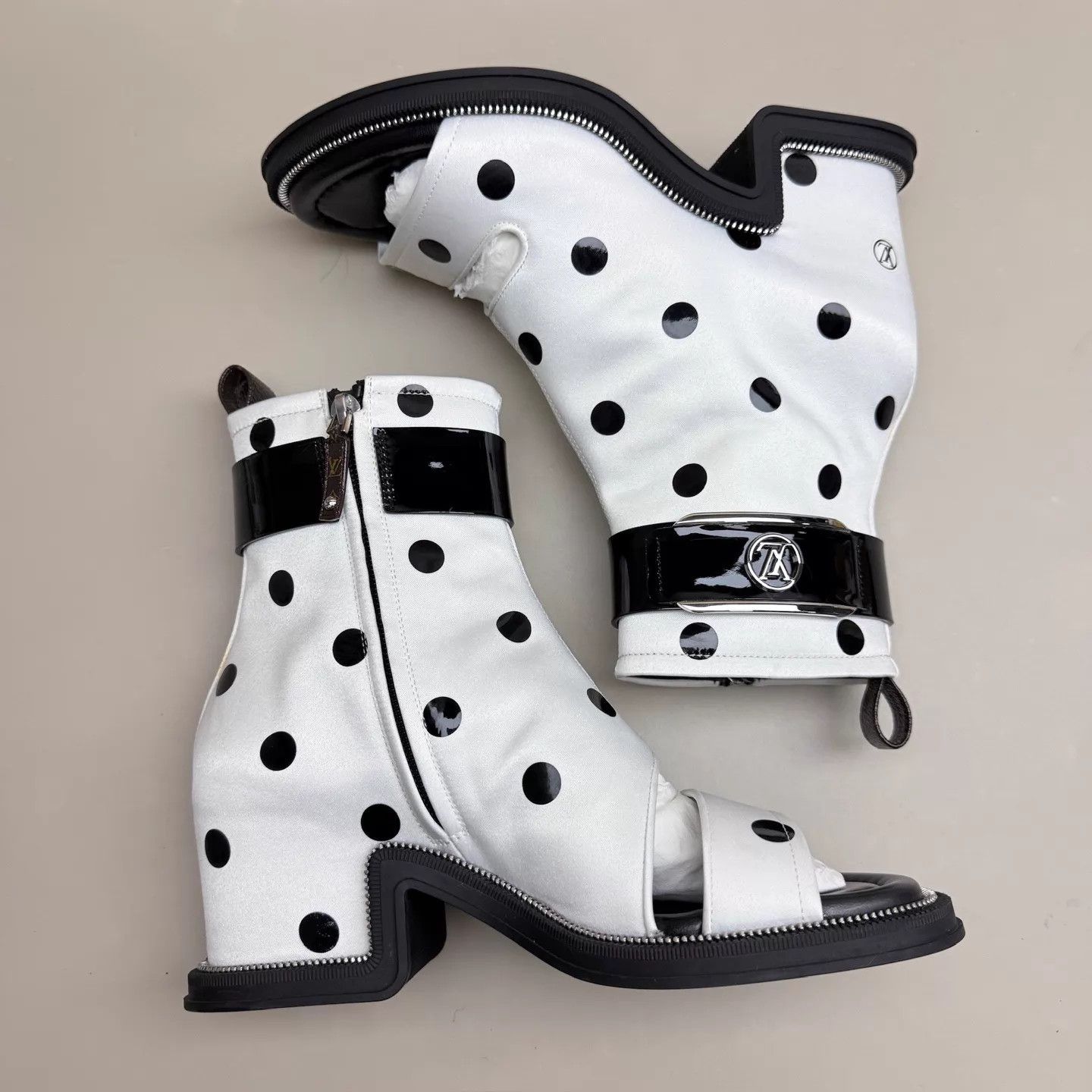 Louis Vuitton LV Polka Dot Fish-Toe Logo Ankle Boots 36 Size US 5.5 / IT 35.5 - 4 Thumbnail