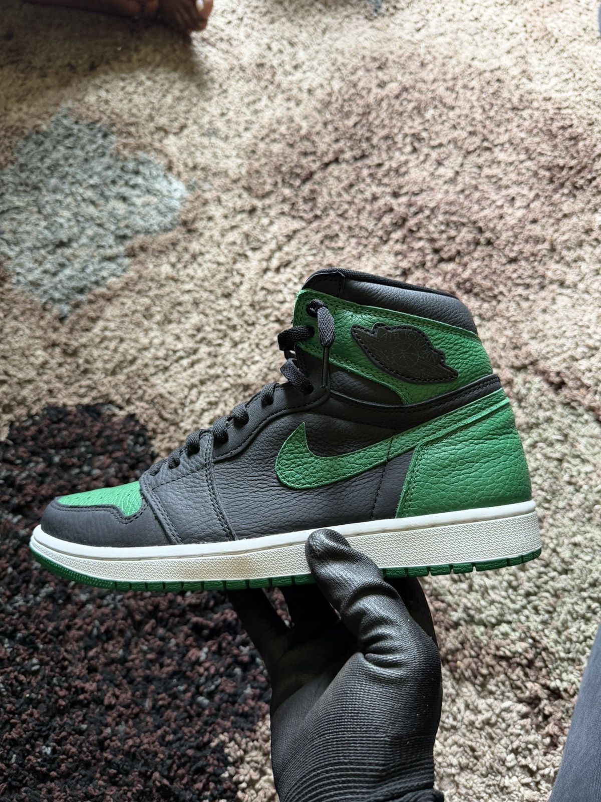 Nike Air Jordan 1 Pine Green Size US 10.5 / EU 43-44 - 4 Thumbnail