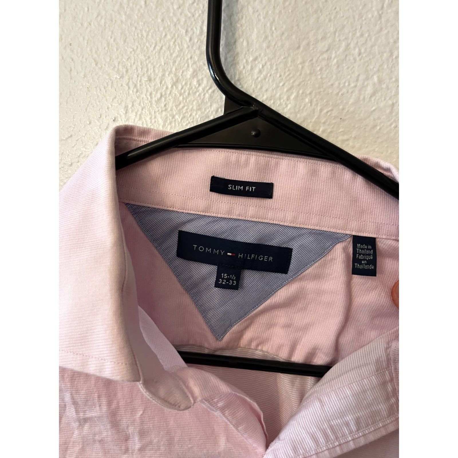 Tommy Hilfiger Tommy Hilfiger Slim Fit Pink Solid Long Sleeve Button Down Shirt Size 15.5 Size US M / EU 48-50 / 2 - 2 Thumbnail