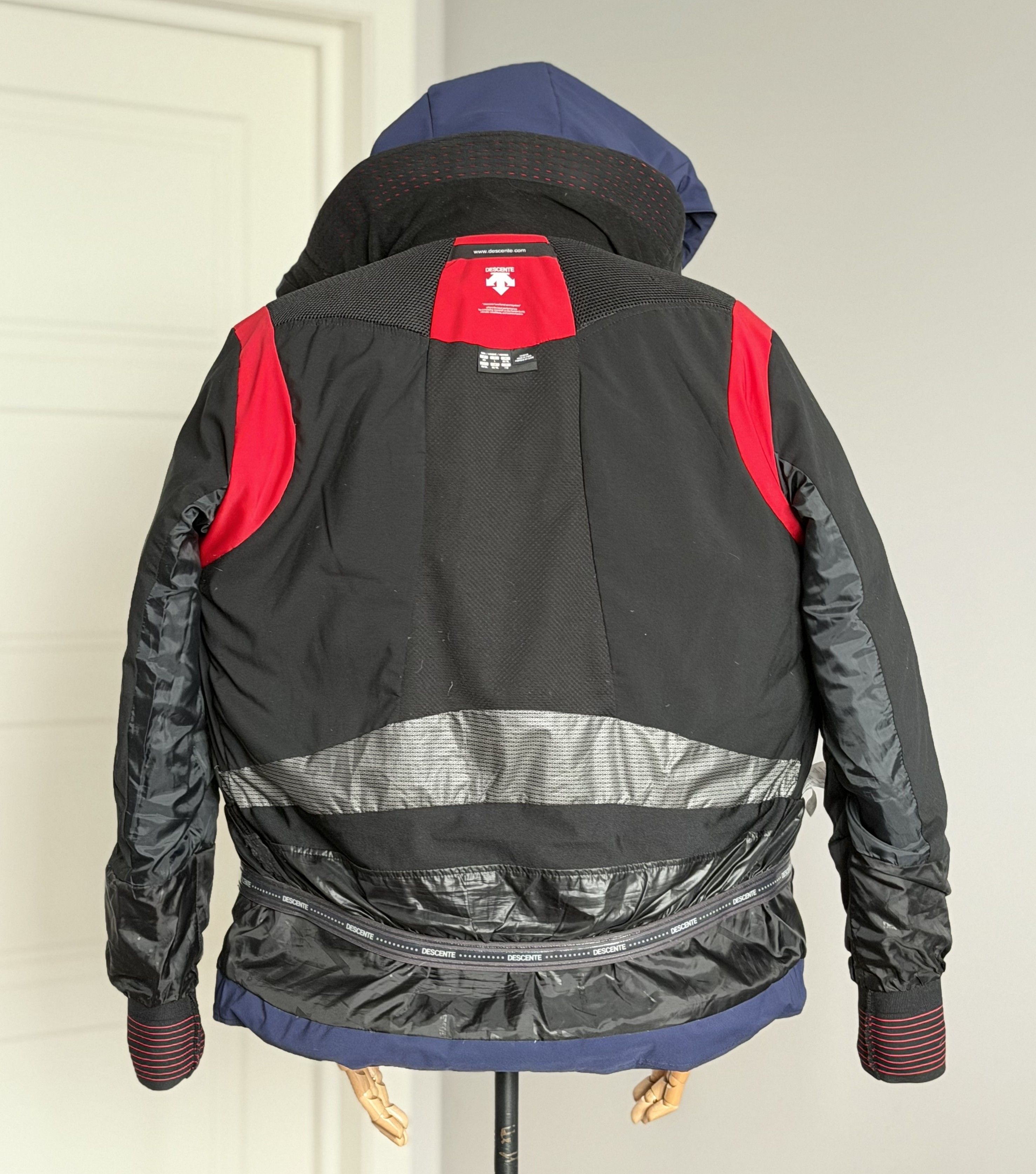 Descente DESCENTE Carter Ski Hooded Jacket Electric Red Dark Night Size US L / EU 52-54 / 3 - 15 Thumbnail
