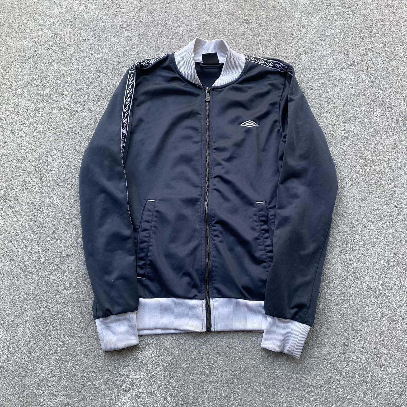 Umbro Vintage Umbro Tracksuit Top Jacket Size US S / EU 44-46 / 1 - 1 Thumbnail