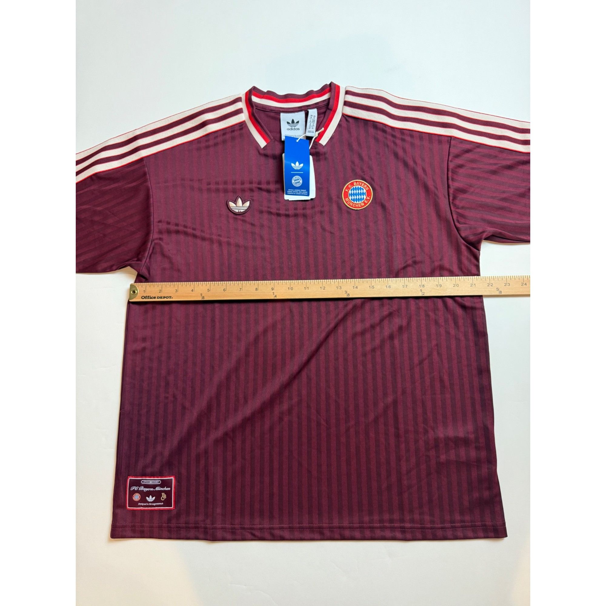 Adidas Size Medium - adidas FC Bayern Munich Icon Soccer Jersey Sha Size US M / EU 48-50 / 2 - 9 Thumbnail