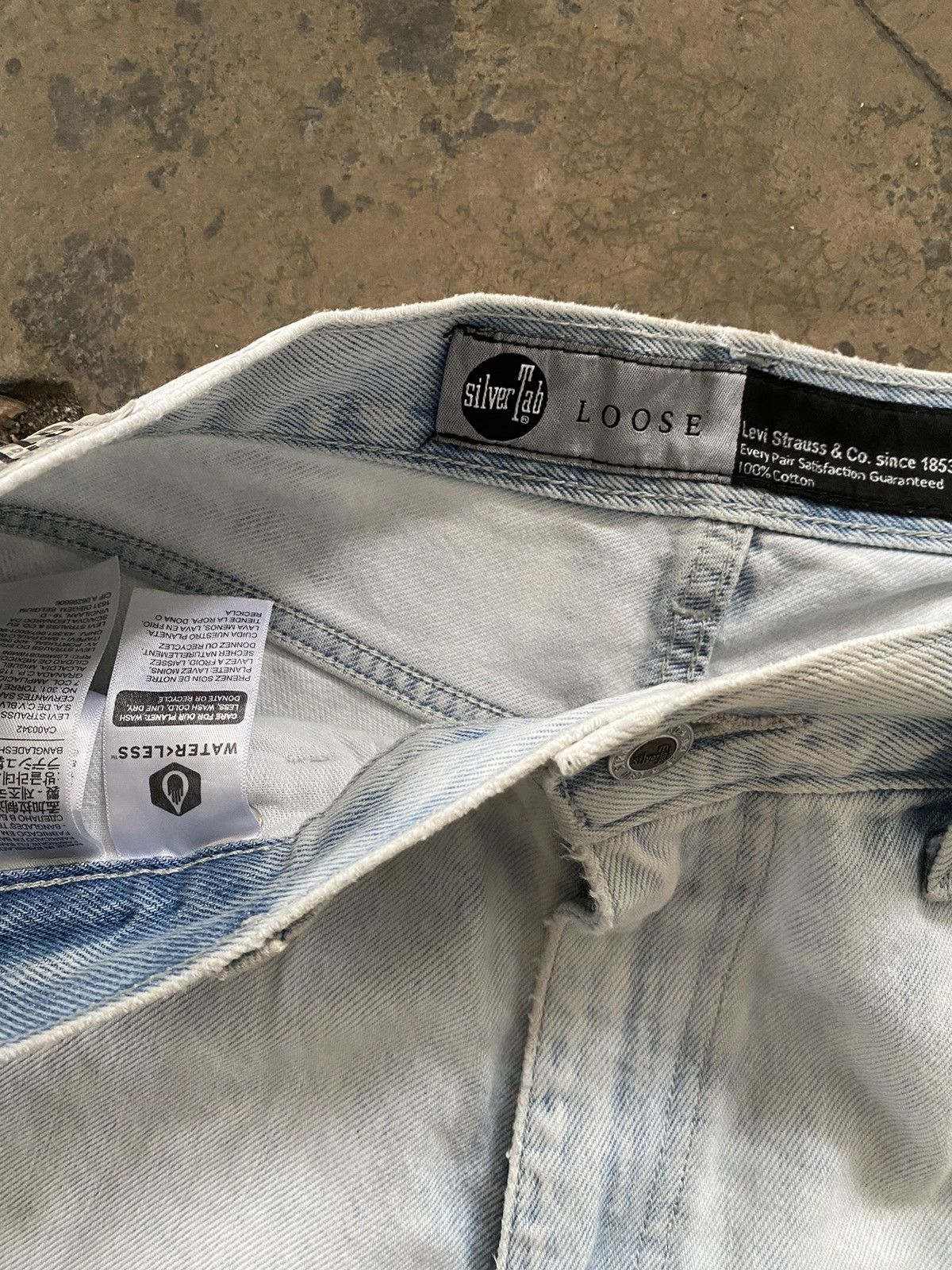 Levi's Vintage Clothing SILVERTAB LEVI’S BAGGY LOOSE JEANS FADED Size US 36 / EU 52 - 3 Thumbnail