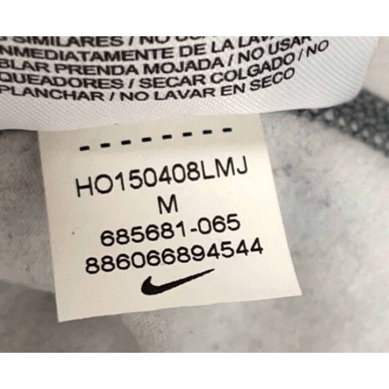 Nike VINTAGE Nike 8-Bit Gray White 1/2-Zip Pullover Dri-Fit Pullover Top Shirt Hyperwarm M Womens Regular Gray Geometric Print 8-Bit Nike Shirt Size M / US 6-8 / IT 42-44 - 6 Thumbnail