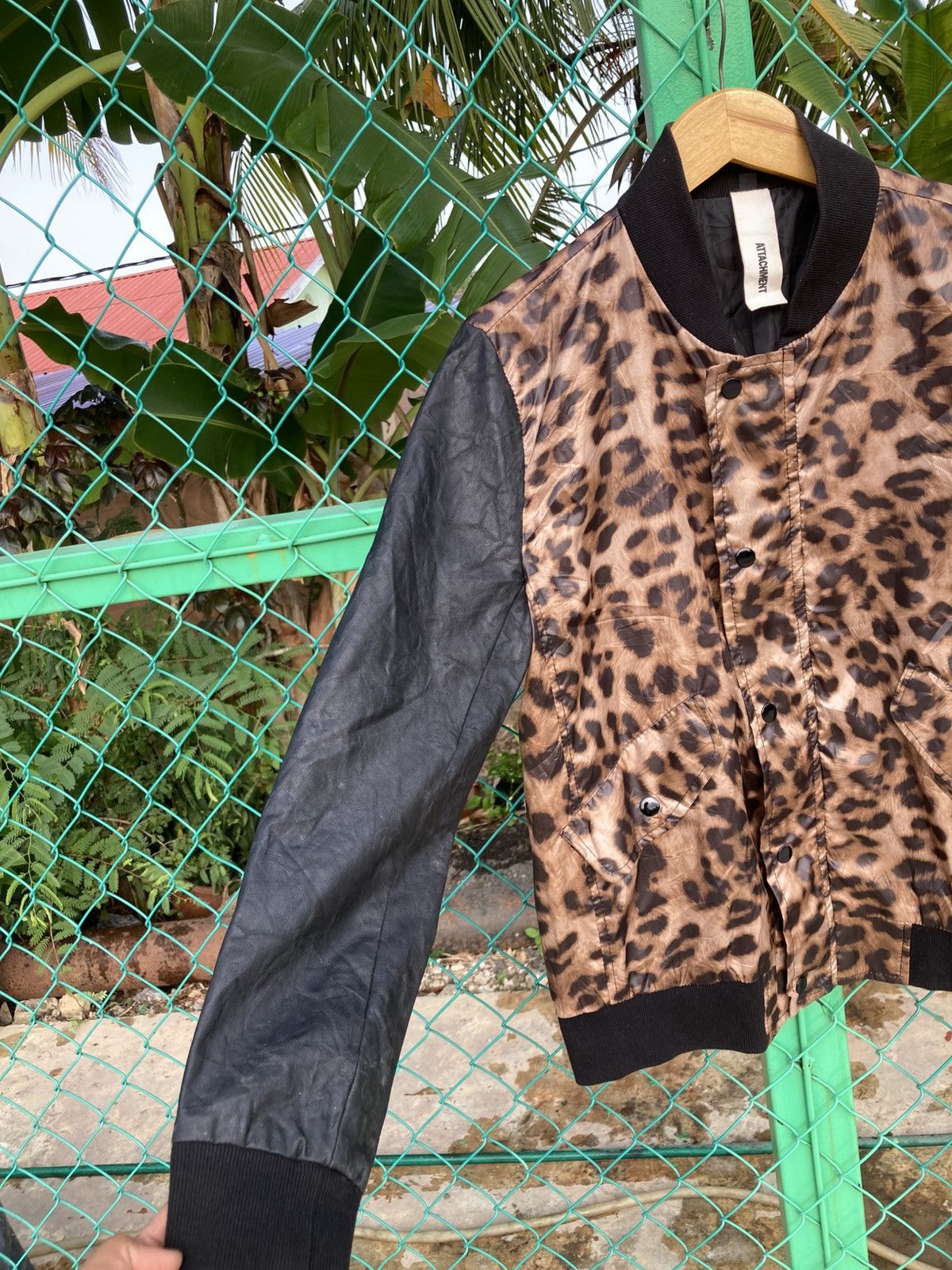 Kazuyuki Kumagai Attachment Kazuyuki Kumagai Leopard Print Leather Sleeves Bomber Jacket Size US M / EU 48-50 / 2 - 3 Thumbnail