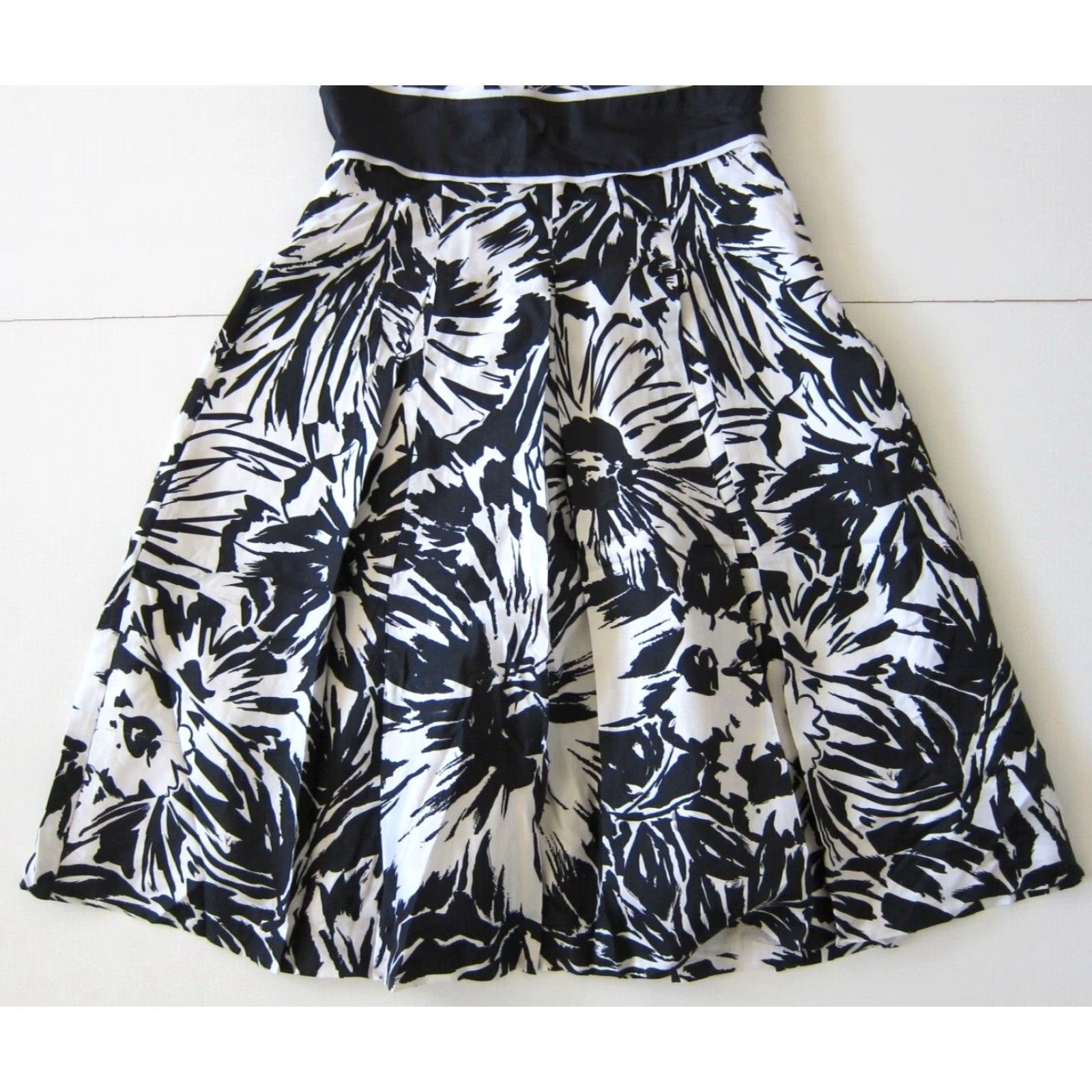 White House Black Market White House Black Market Floral Empire Jumper Tank Dress Women Size 0 Size XS / US 0-2 / IT 36-38 - 8 Thumbnail