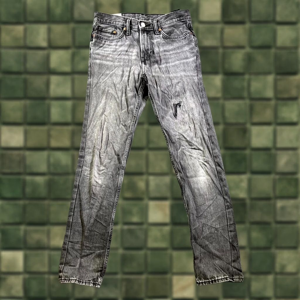 H&M H&M Jeans Mens 30x32 Gray Denim Relaxed Straight Leg Shirt? Size US 30 / EU 46 - 1 Thumbnail