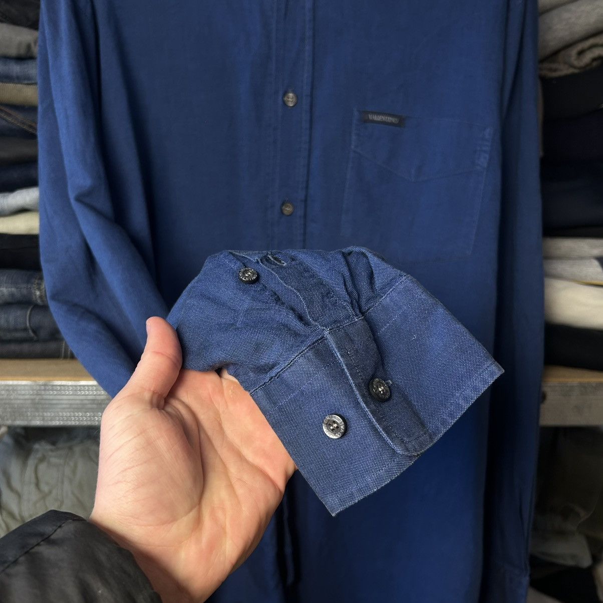 Valentino Luxury Valentino Small logo vintage designer button shirt Size US L / EU 52-54 / 3 - 6 Thumbnail