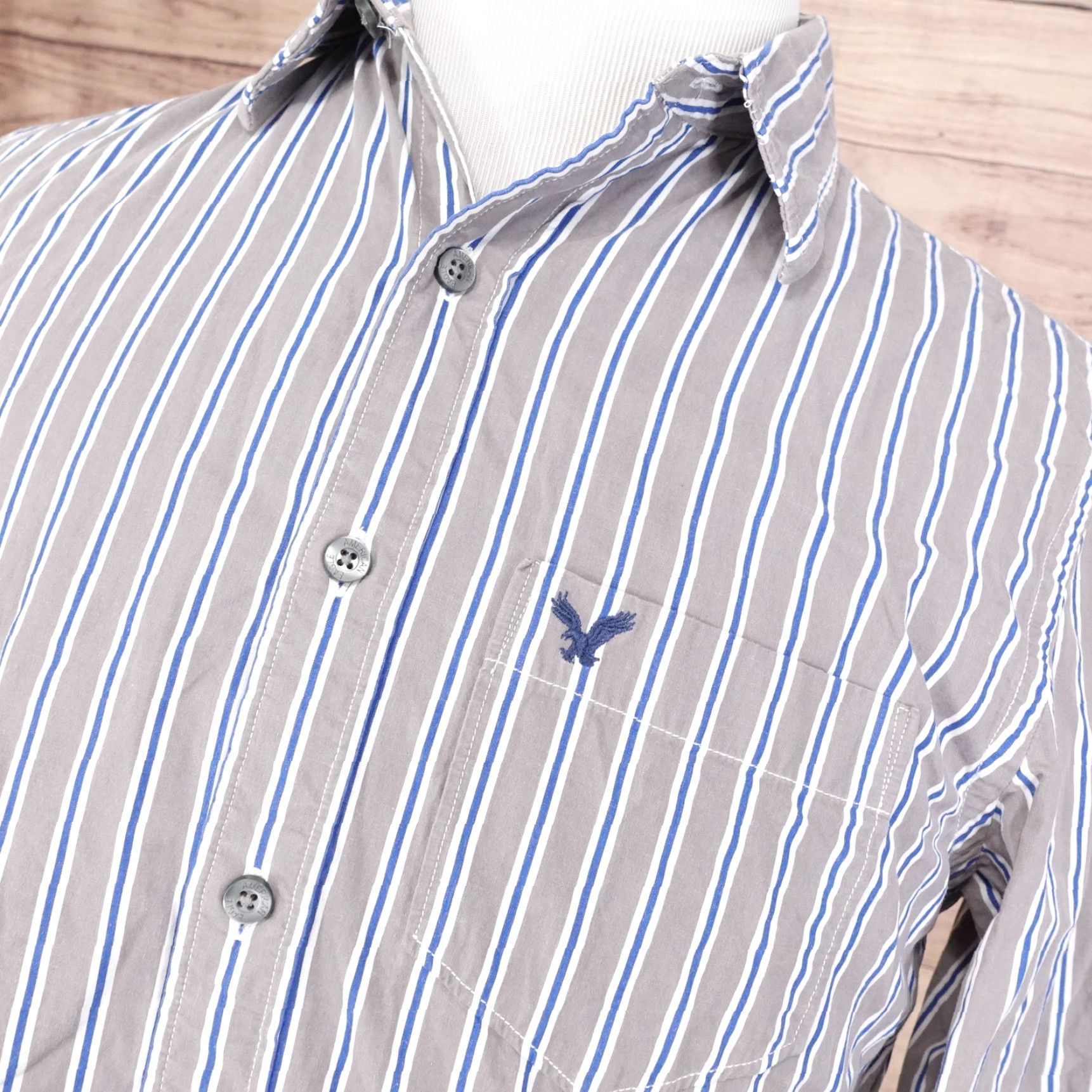 American Eagle Outfitters VINTAGE FIT American Eagle Shirt M Gray Striped Button-Down Men’s Adult Medium Gray/Blue - 21" Pit to Pit - Cotton, Long Sleeve Size US M / EU 48-50 / 2 - 2 Thumbnail