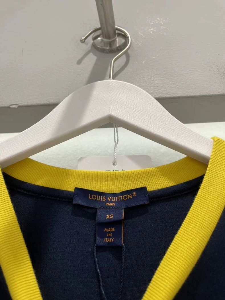 Louis Vuitton Louis Vuitton Blue and yellow No.4 slogan chain short sleev Size US XS / EU 42 / 0 - 5 Thumbnail