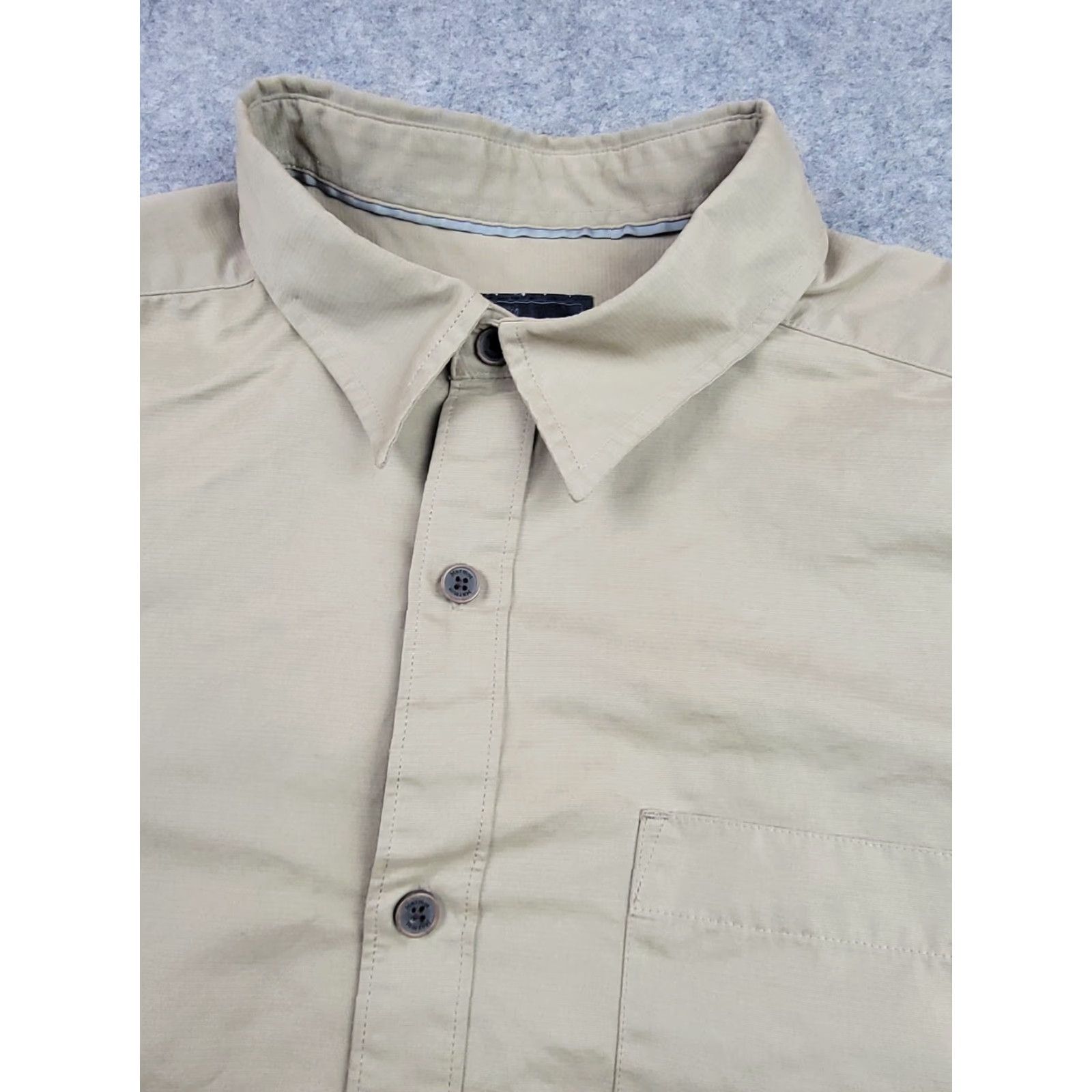 Marmot Marmot Shirt Mens Large Tan Short Sleeve Button Up Outdoor Hiking Performance Shirt Size US L / EU 52-54 / 3 - 2 Thumbnail