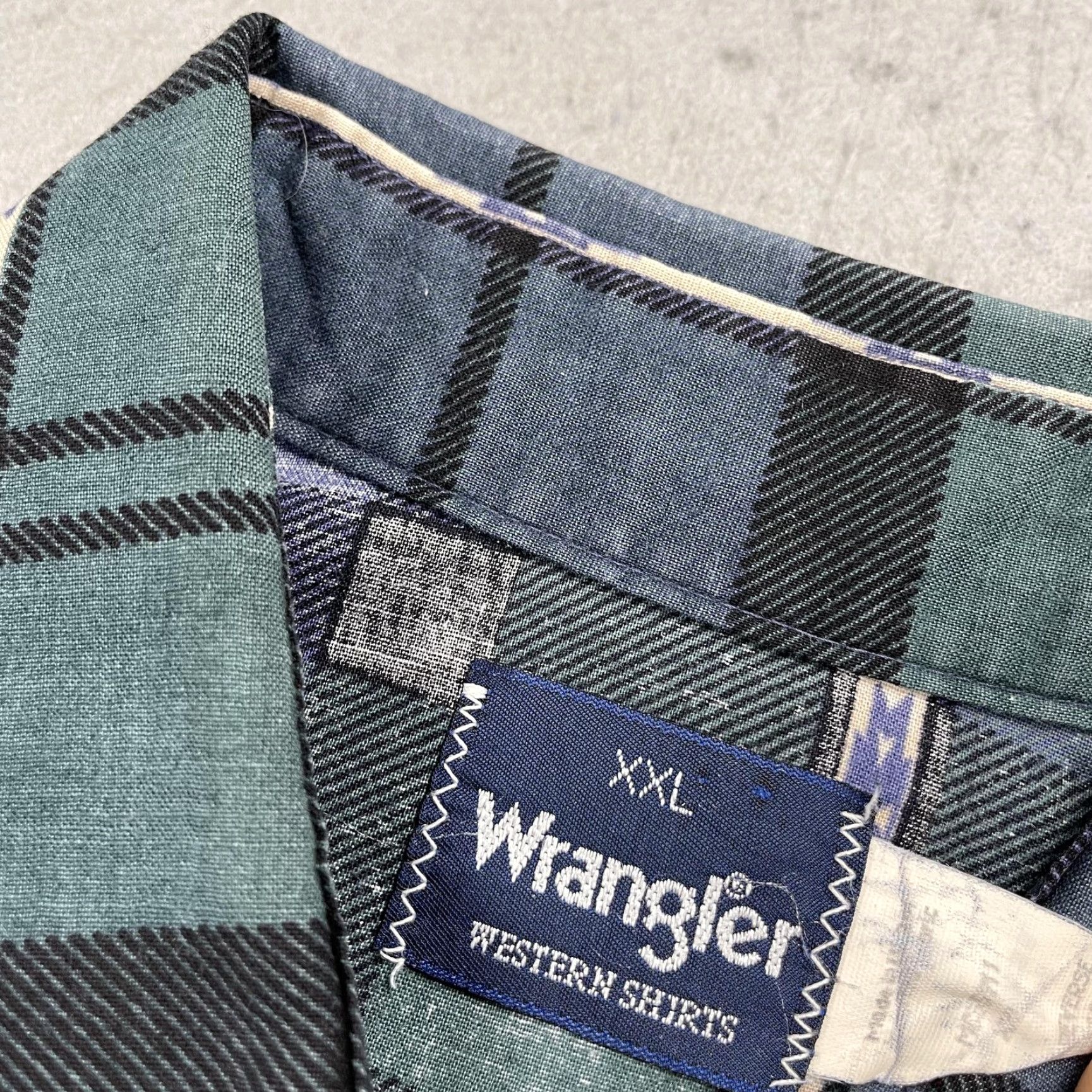 Wrangler VINTAGE Wrangler Shirt Mens 2XL Blue Green Plaid Western Pearl Snap Aztec USA Size US XXL / EU 58 / 5 - 5 Thumbnail