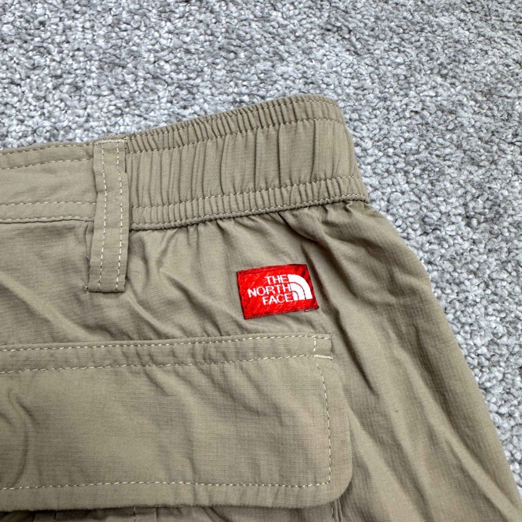 The North Face The North Face Pants Mens 36 Cargo Regular Straight Leg Brown Nylon Outdoor Hiking Vintage No Size US 36 / EU 52 - 5 Thumbnail