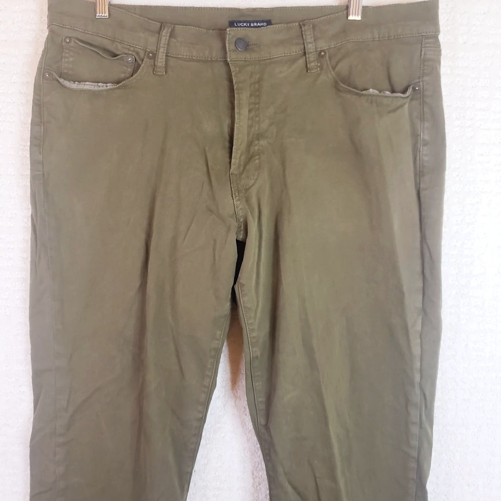 Lucky Brand Lucky Brand 410 Athletic Slim Jeans Mens 38x30 Green Khaki Stretch Denim Zip Button Tapered Preppy USA USA Theme Logo Size US 38 / EU 54 - 2 Thumbnail