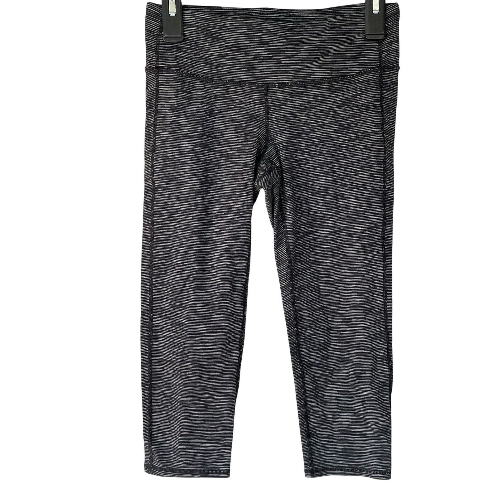 Athleta Athleta Striped Capri Leggings S Womens Activewear Cropped Size 28" / US 6 / IT 42 - 1 Thumbnail