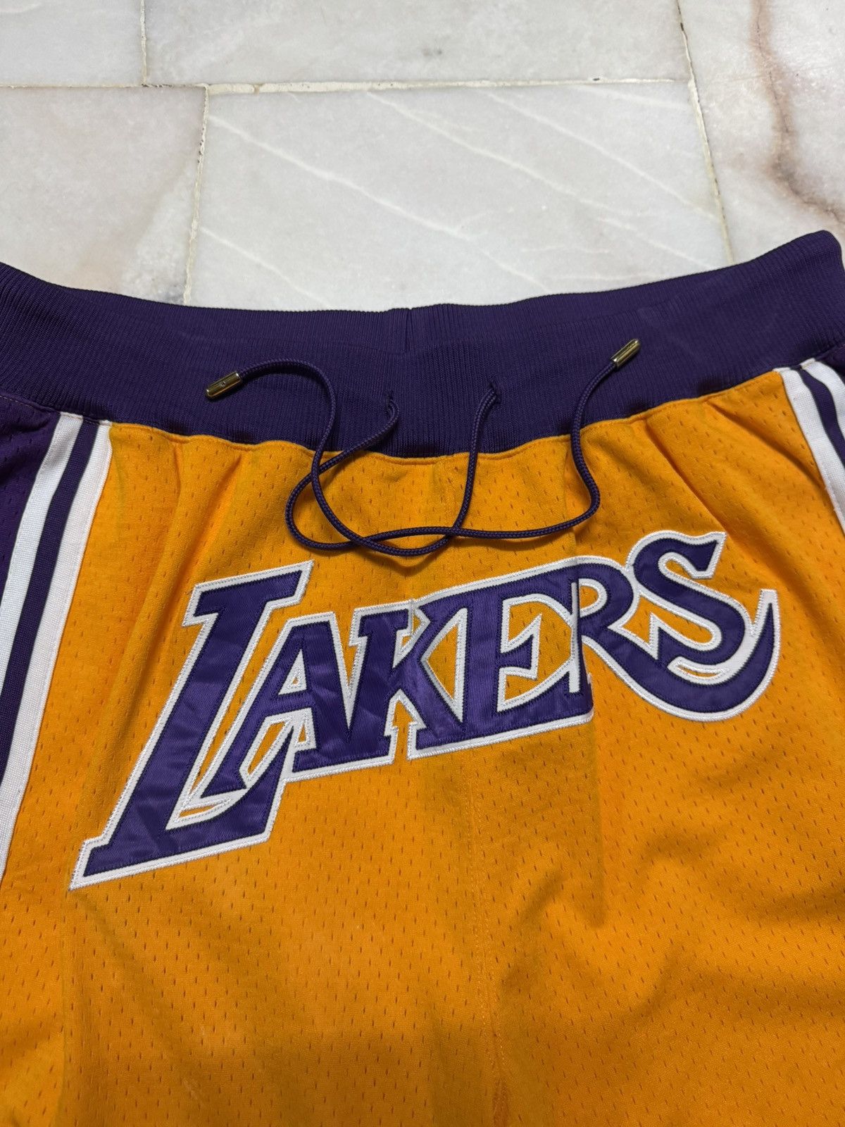 NBA 💥JUST x DOM MITCHELL & NESS LAKERS SHORT NBA JERSEY Size US 36 / EU 52 - 3 Thumbnail