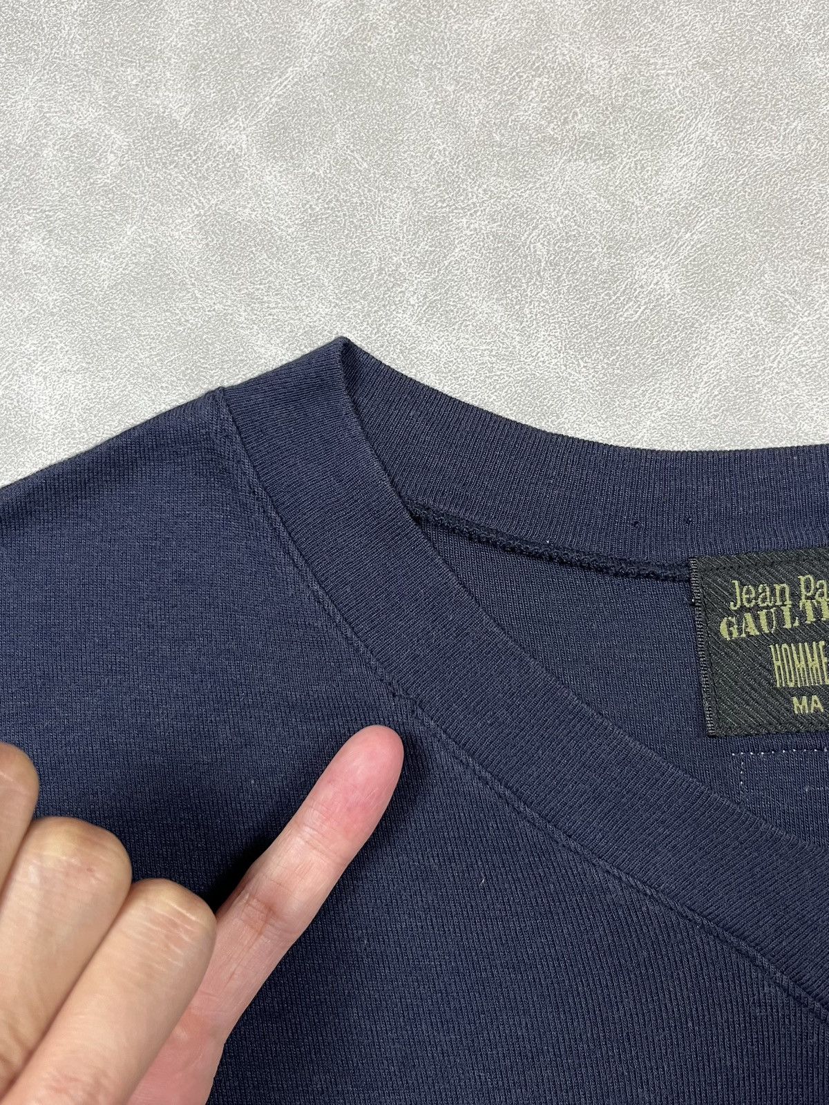 Jean Paul Gaultier 90s JPG vneck tee Size US S / EU 44-46 / 1 - 8 Thumbnail