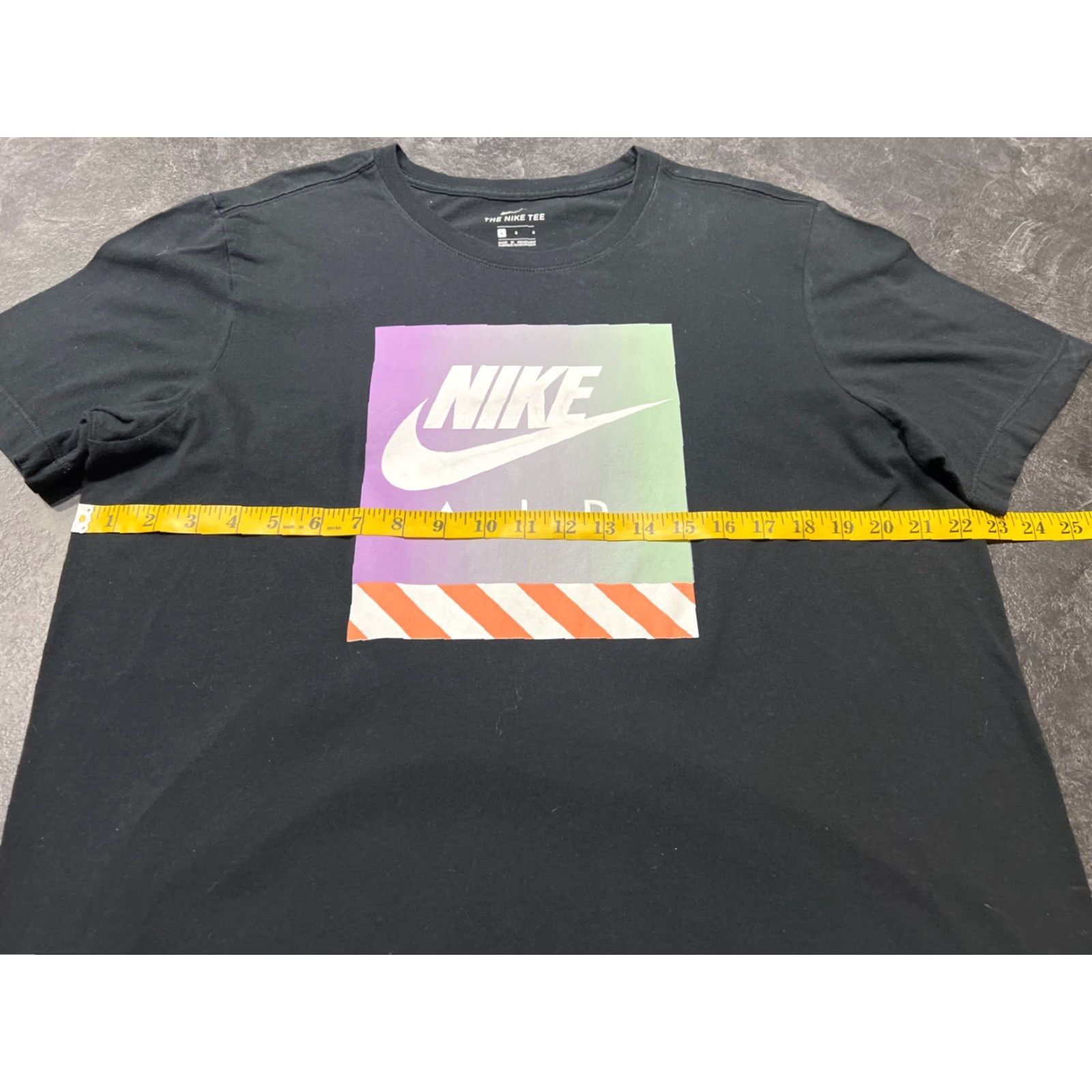 Nike Nike Tee T-Shirt Men Large Short Sleeve Black Graphic Logo Pullover Crew Neck Band Collar Nike Air Size US L / EU 52-54 / 3 - 7 Thumbnail