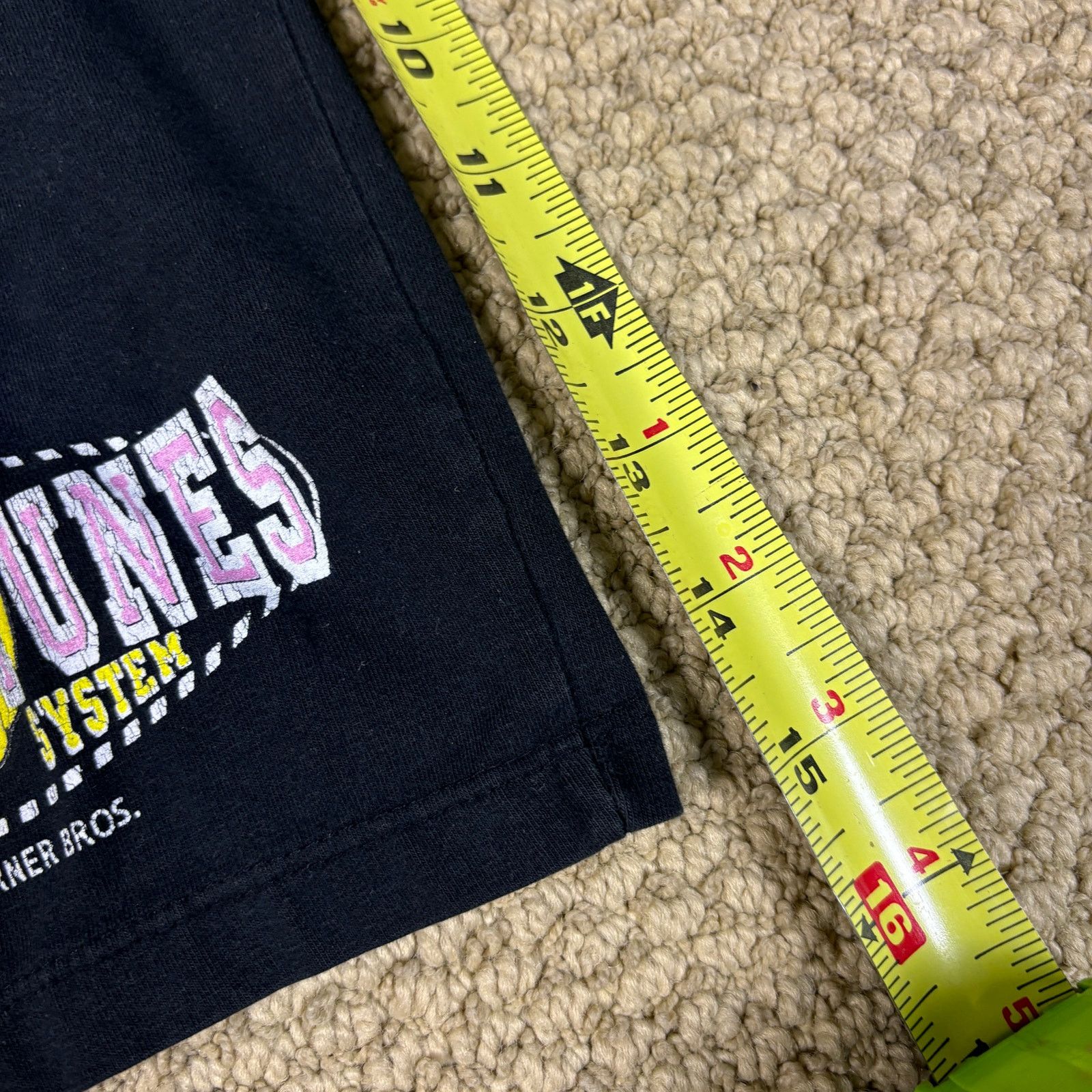 Warner Bros Vintage 1994 Looney Tunes Sport System shorts tweety bird 21 Size 22" - 7 Thumbnail