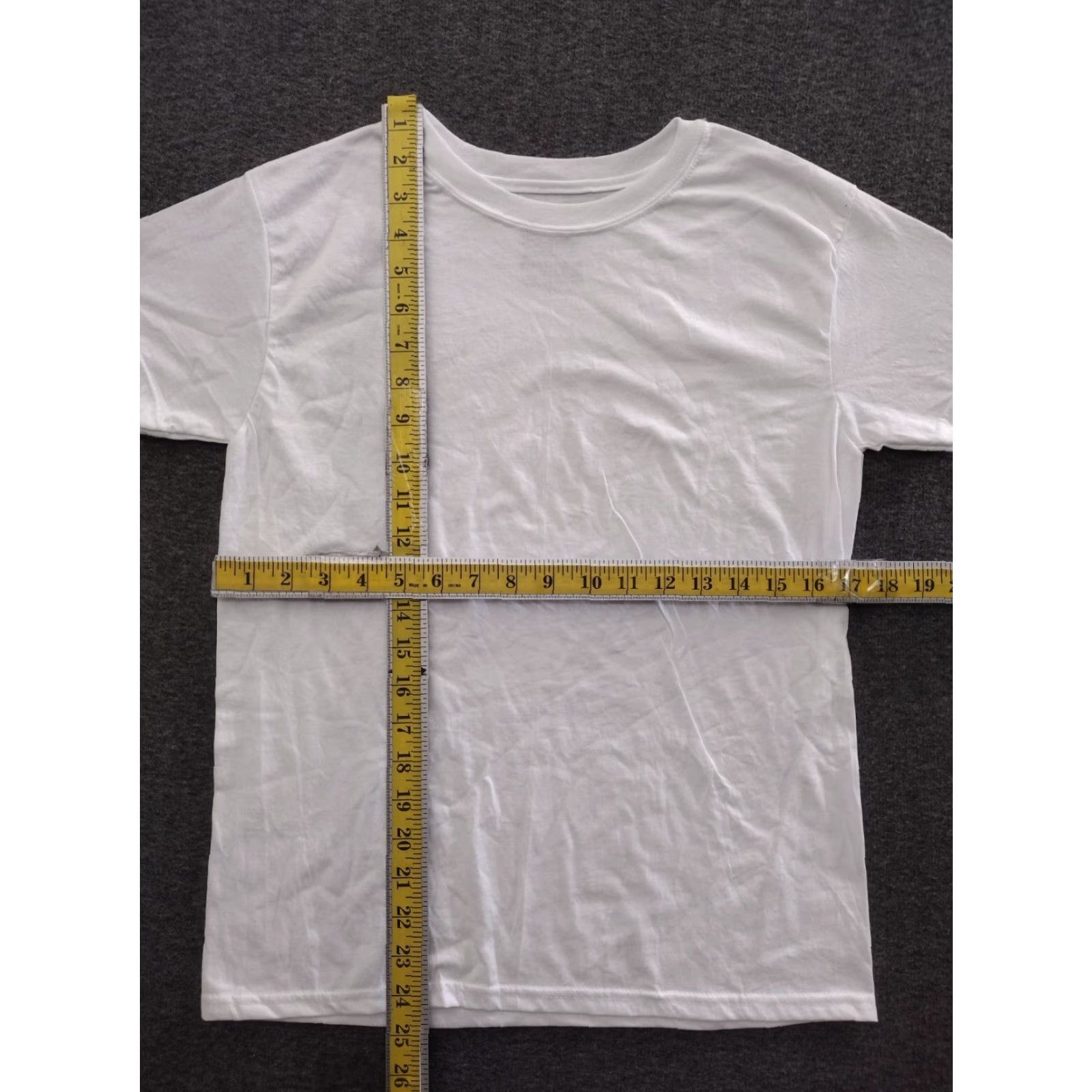 Hanes Hanes Unissex Cotton Blend Tee 3 Pack Shirt XL White Tee Adults XL Cotton T-Shirt Crew Neck Short Sleeve Regular Fit Unisex Colors: White Theme: Tee Size US XL / EU 56 / 4 - 4 Thumbnail