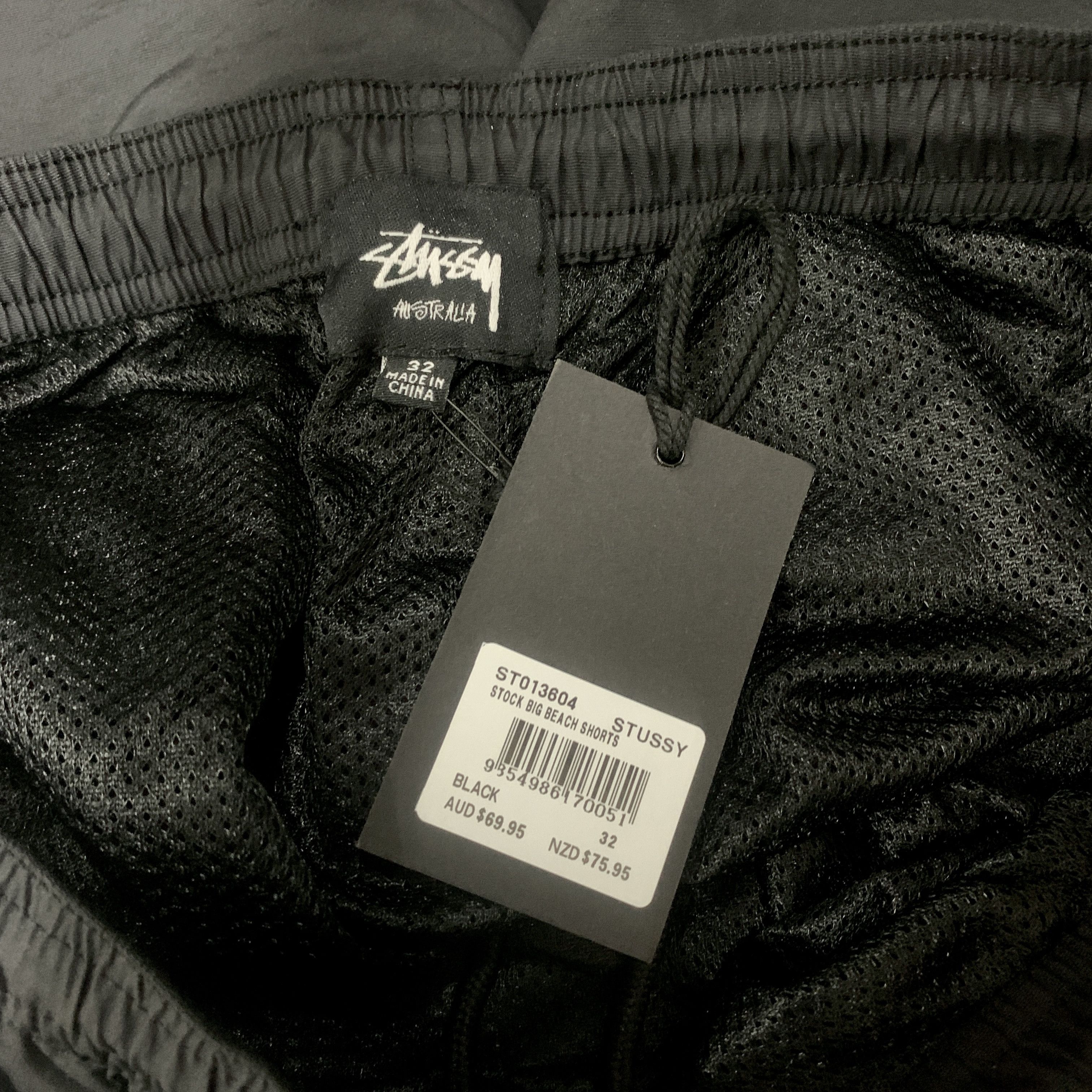 Other STUSSY AUSTRALIA STOCK BIG BEACH SHORTS - SIZE 32 Size US 32 / EU 48 - 4 Thumbnail