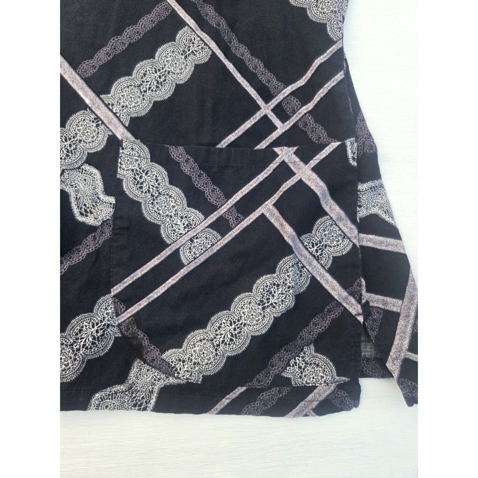 Dickies Dickies Scrub Top V Neck Women's XL Black Patterned Medical Nurse Work Dental Shirt Size XL / US 12-14 / IT 48-50 - 2 Thumbnail