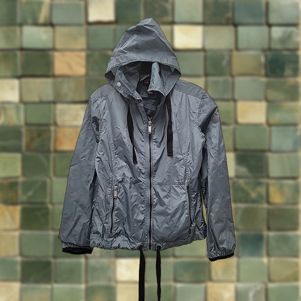 Diesel VINTAGE Diesel Womens Windbreaker Nylon Jacket Hooded Size S Gray Adults? No, Vintage Diesel Womens Windbreaker Nylon Jacket Hooded Size S Gray Size S / US 4 / IT 40 - 1 Thumbnail