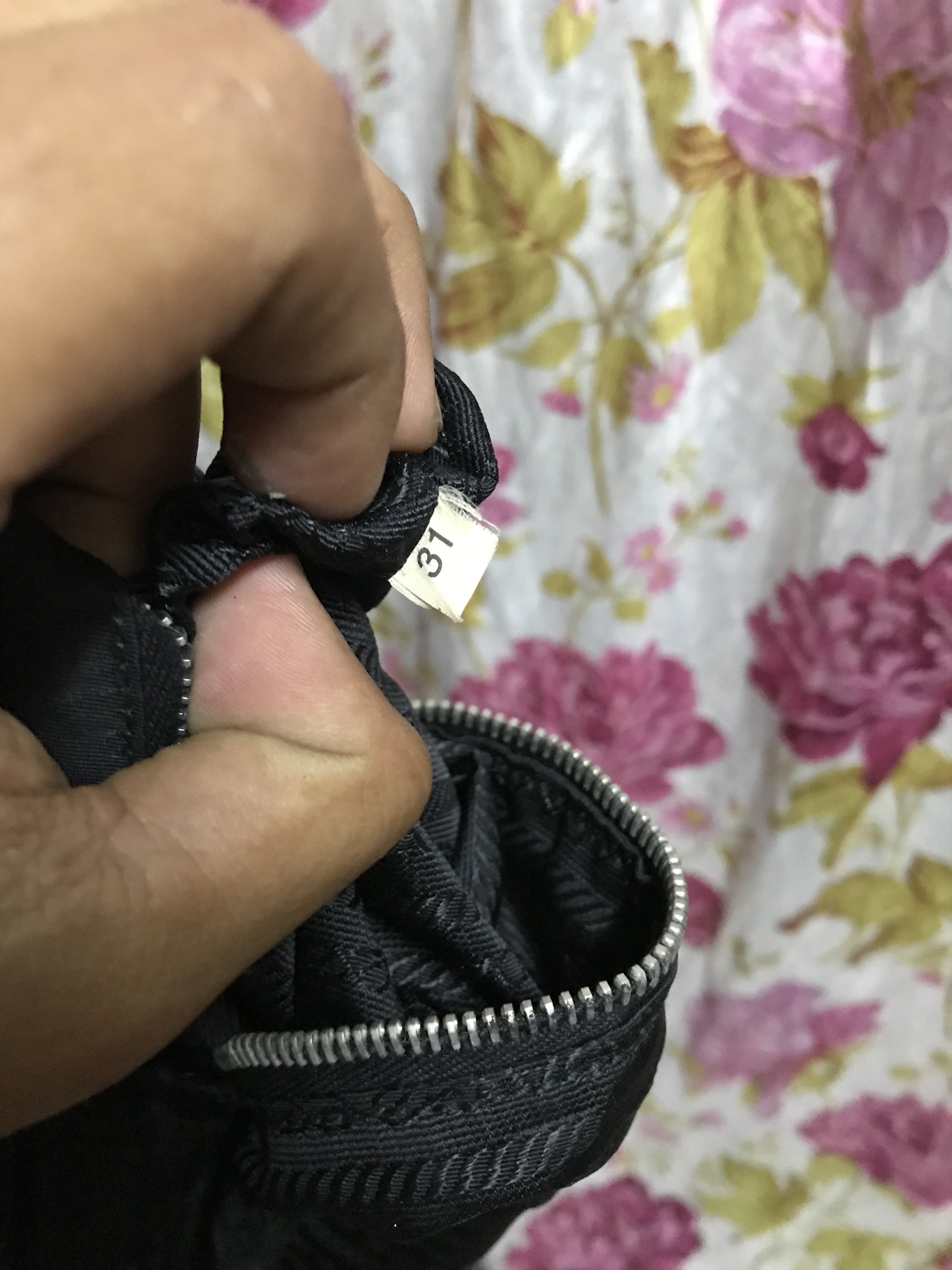 Prada Authentic Prada Black Handbag Size ONE SIZE - 6 Thumbnail