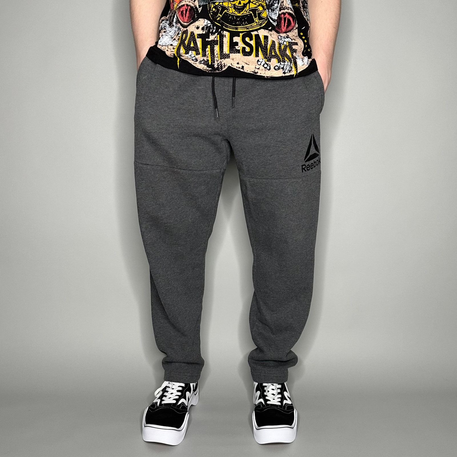 Reebok Sweatpants Black Spellout top Logo Relaxed Fit