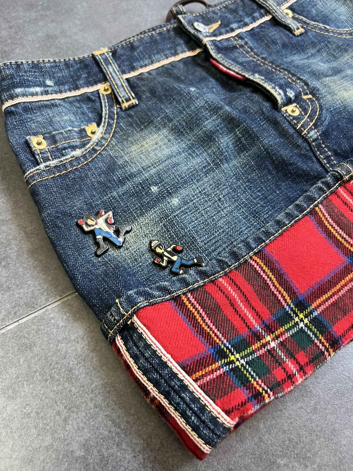 Dsquared2 VINTAGE DSQUARED2 AVANT GARDE MINI JEANS SKIRT Size 26" / US 2 / IT 38 - 8 Thumbnail
