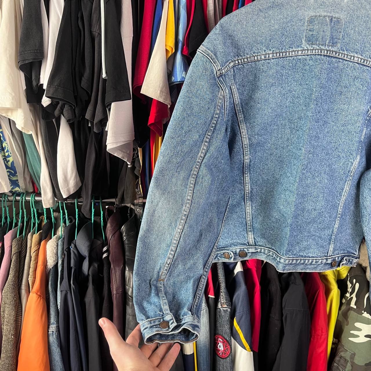 Levi's Vintage Clothing Vintage 90s Levis Blue Denim Jacket Distressed Size L Size US L / EU 52-54 / 3 - 10 Thumbnail