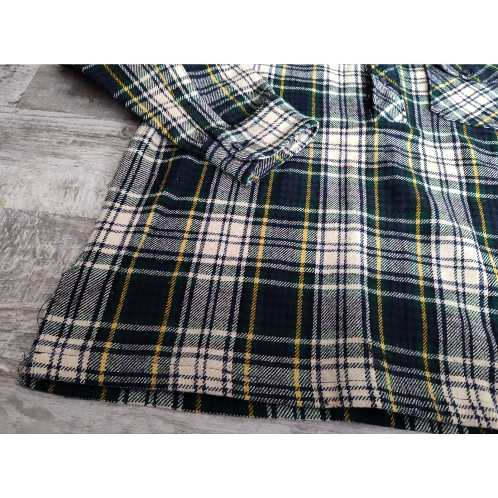 Vintage VINTAGE 1970s L.L. Bean Wool Flannel Plaid Button-Up Shirt Unisex Adults Large Green Winter Size US L / EU 52-54 / 3 - 2 Thumbnail