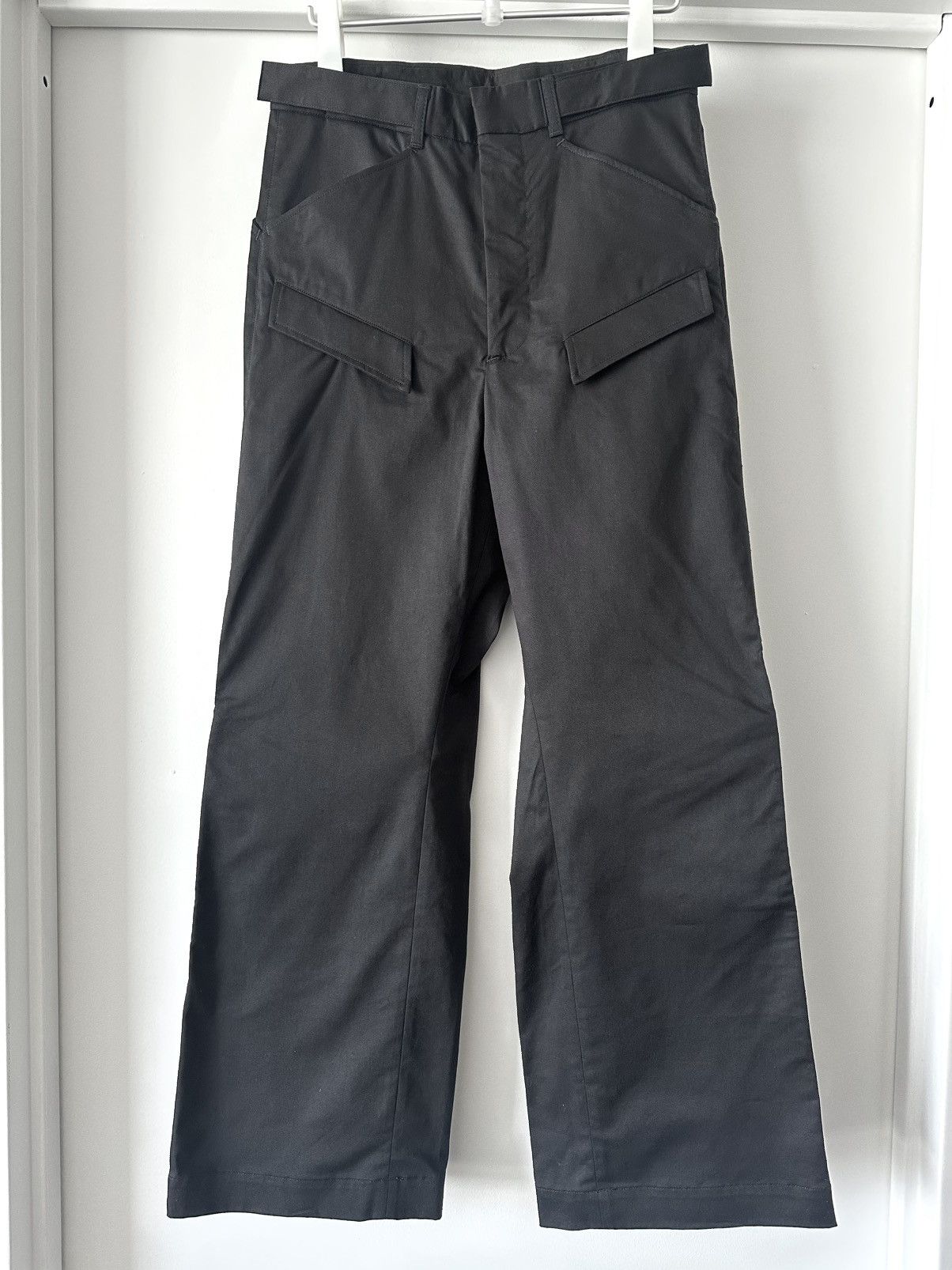 vujade ISAAC TECH CHINO スラックス　archive ISAAC TECH CHINO PANTS IN TAN – VUJA DÉ