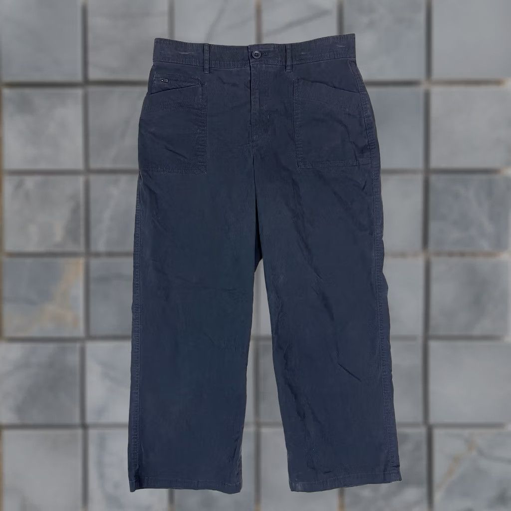 Eddie Bauer Pants Womens Black 8 Cropped Straight Leg Relaxed Fit First Ascent, Women's (Size 30)