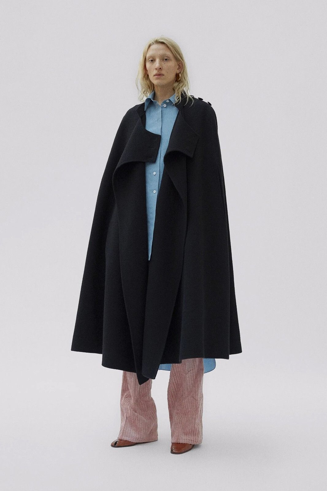 Celine $11K Celine Philo Pre-Fall 2017 Cashmere Cape Size XS / US 0-2 / IT 36-38 - 1 Thumbnail