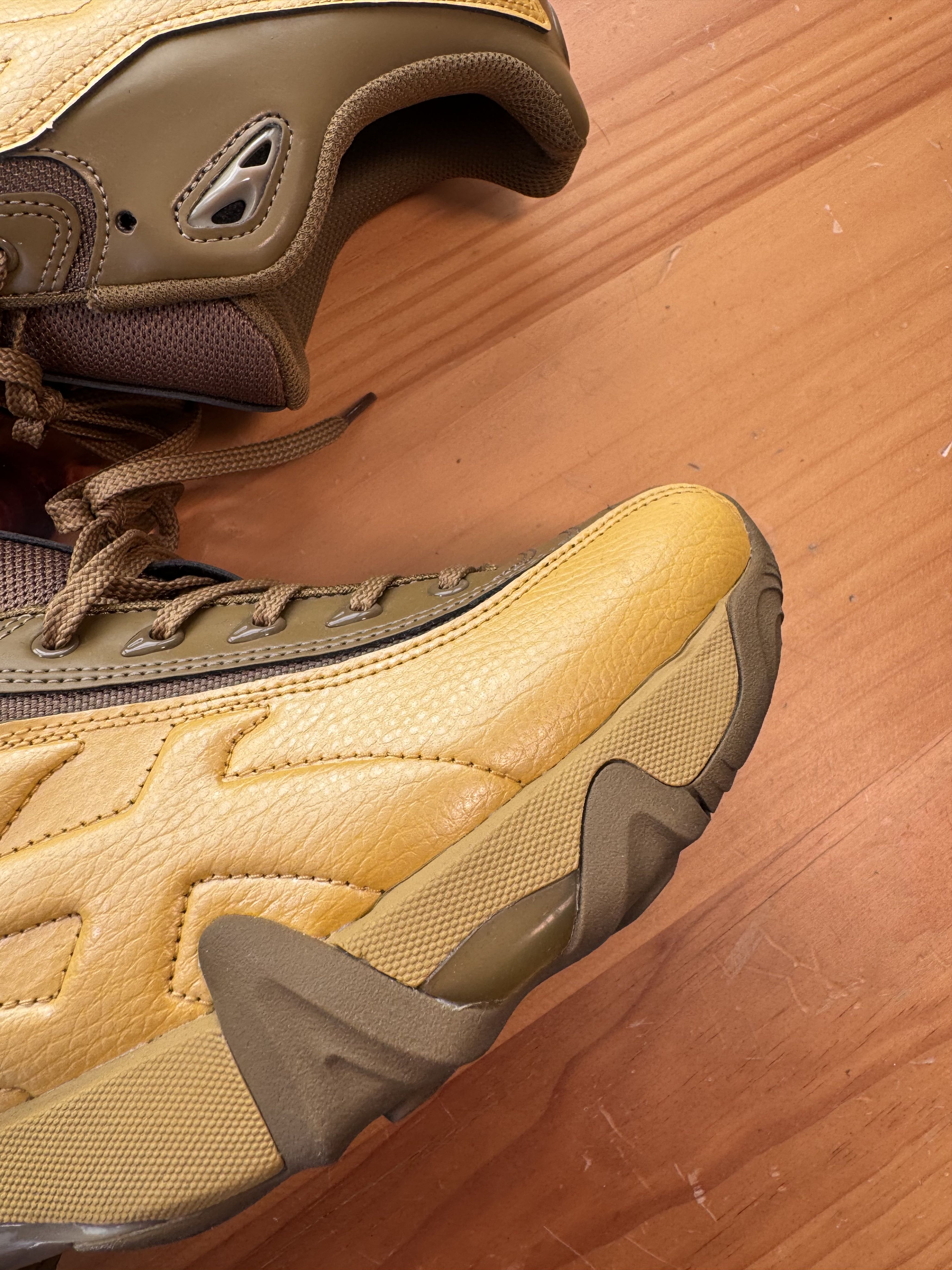 Asics × Kiko Kostadinov ‘Medallion Yellow’ Novalis Gel-Teremoa Size US 9 / EU 42 - 3 Thumbnail