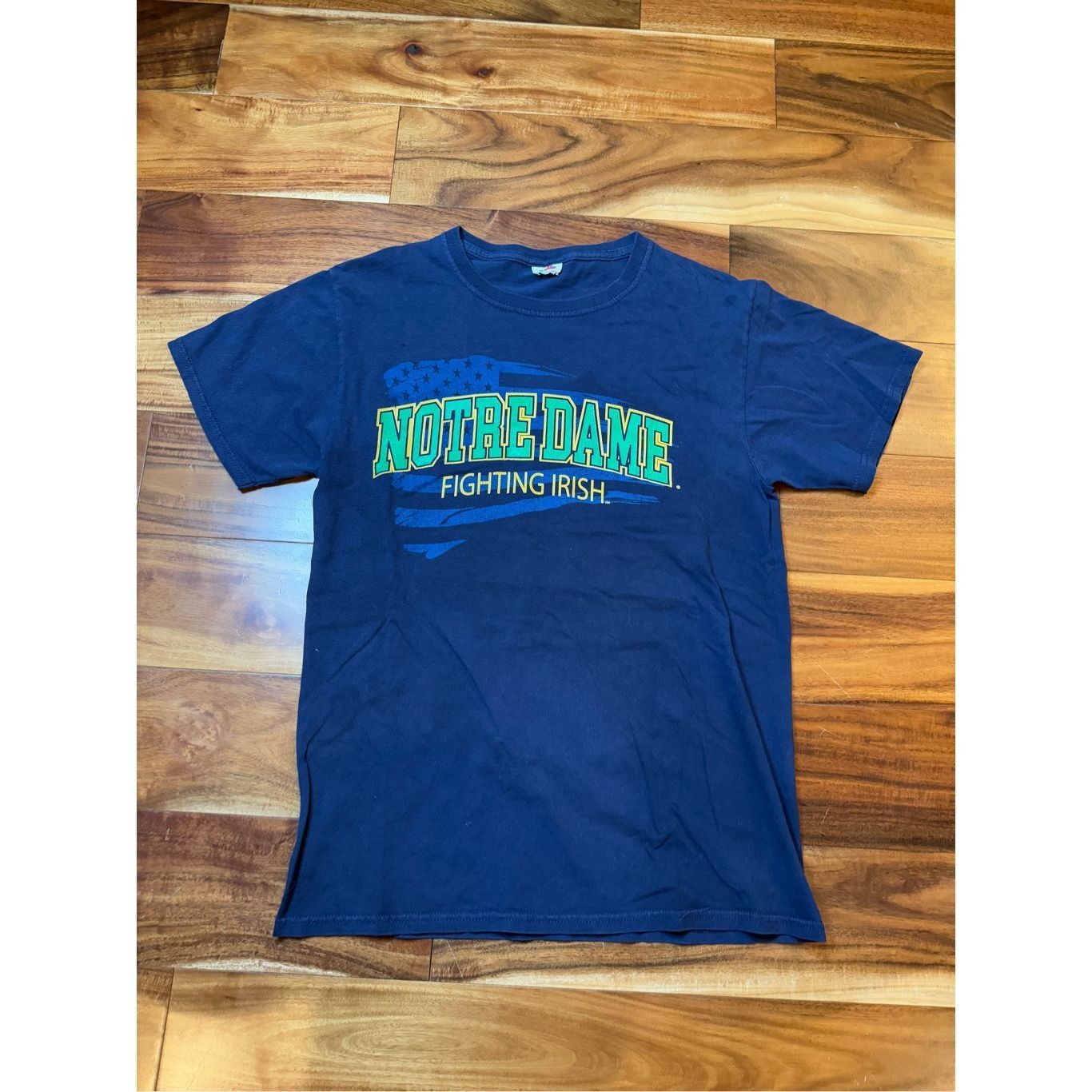 Vintage Size S Vintage Y2K notre dame fighting Irish tshirt Size US S / EU 44-46 / 1 - 1 Thumbnail