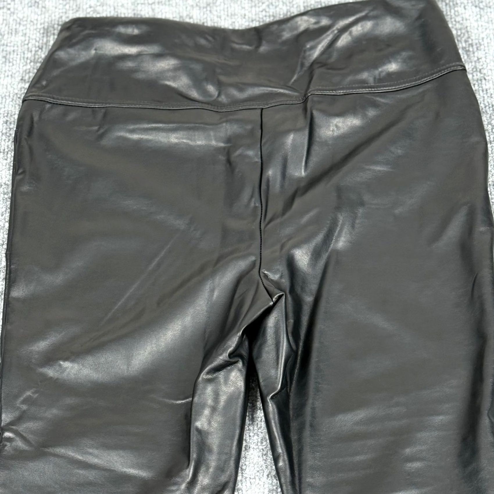 Tudor LYSSE New York Black Faux Leather Moto Pants Ribbed Pintuck Stretch Jogger Leggings Womens L Size 36" / US 14 / IT 50 - 4 Thumbnail