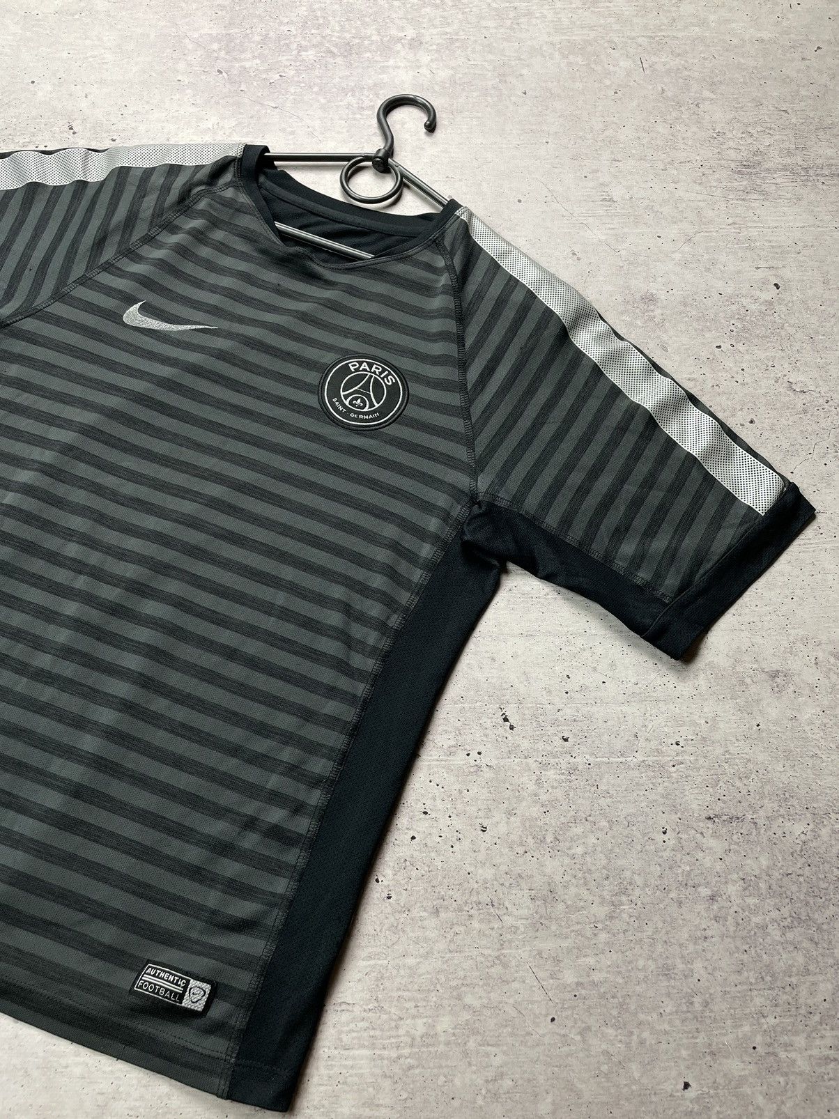 Nike × Vintage Vintage Nike PSG Soccer Jersey Size XS Size US XS / EU 42 / 0 - 2 Thumbnail