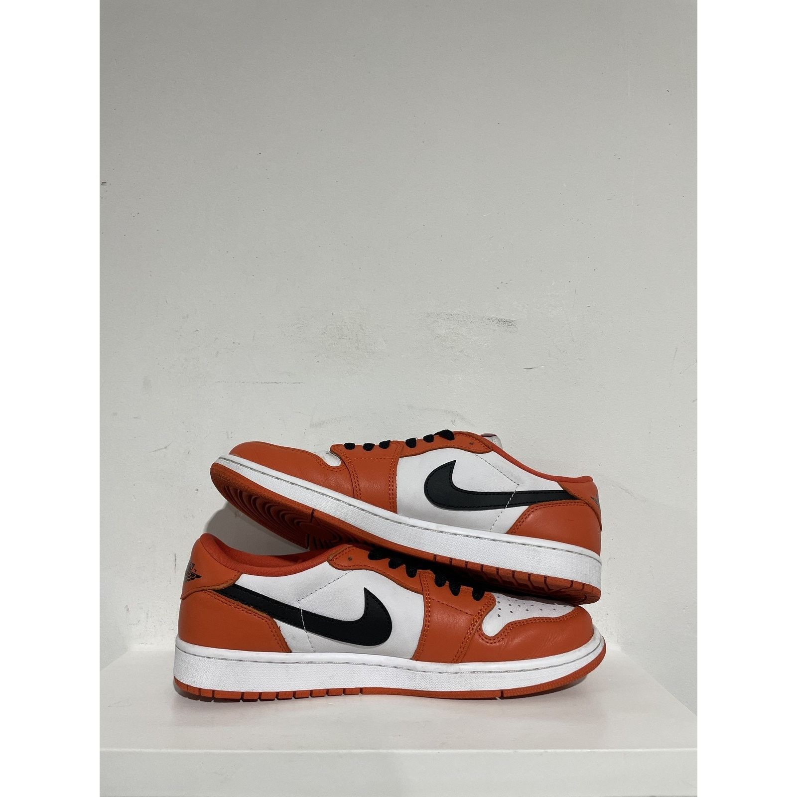 Jordan Brand JORDAN 1 LOW STARFISH SIZE 10.5 PREOWNED Size US 10.5 / EU 43-44 - 4 Thumbnail