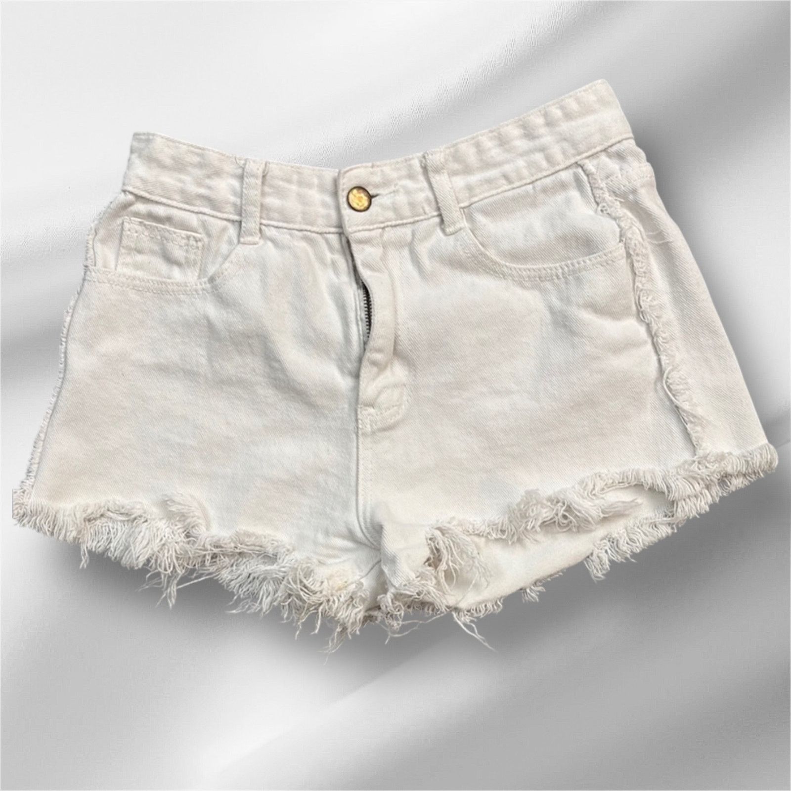 Shein Shein White Frayed Denim Shorts Size Small Size 26" / US 2 / IT 38 - 1 Thumbnail